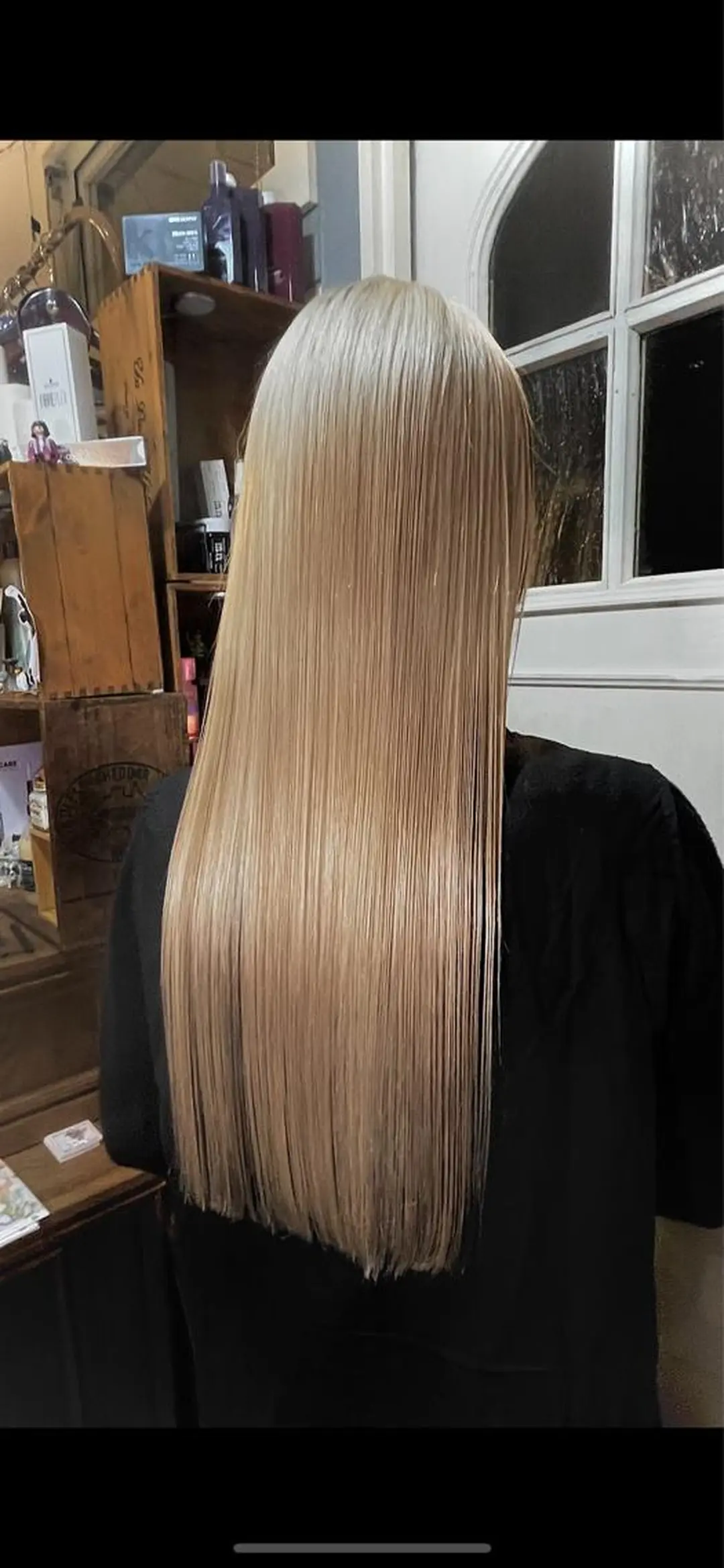 セミロング カラー ブリーチ エドルカラー 石川 晃也のヘアスタイル