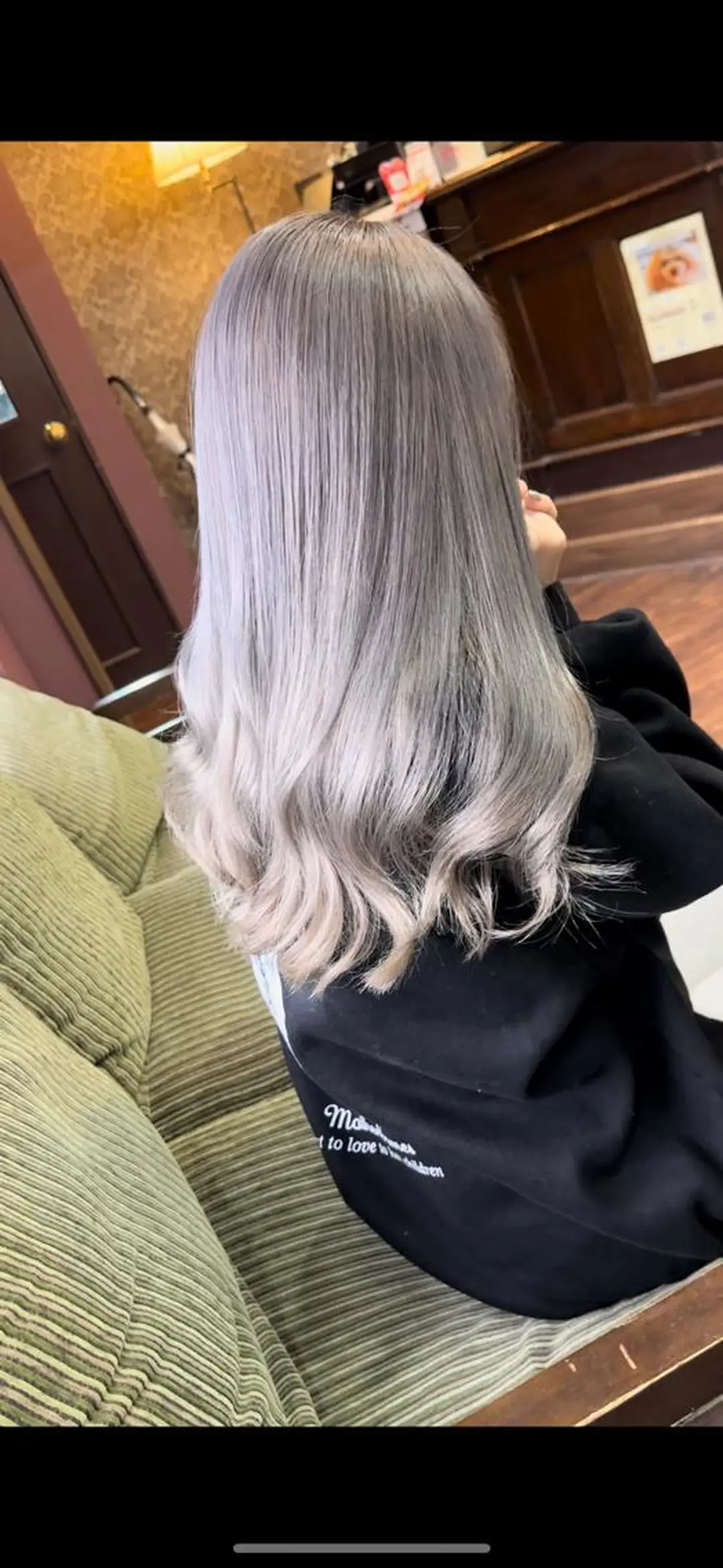 カラー バレイヤージュ ブリーチ グレージュ ハイライトカラー ハイトーンカラー Beyond（kitaro）所属・石井辰功也 フリーランス美容師のヘアスタイル