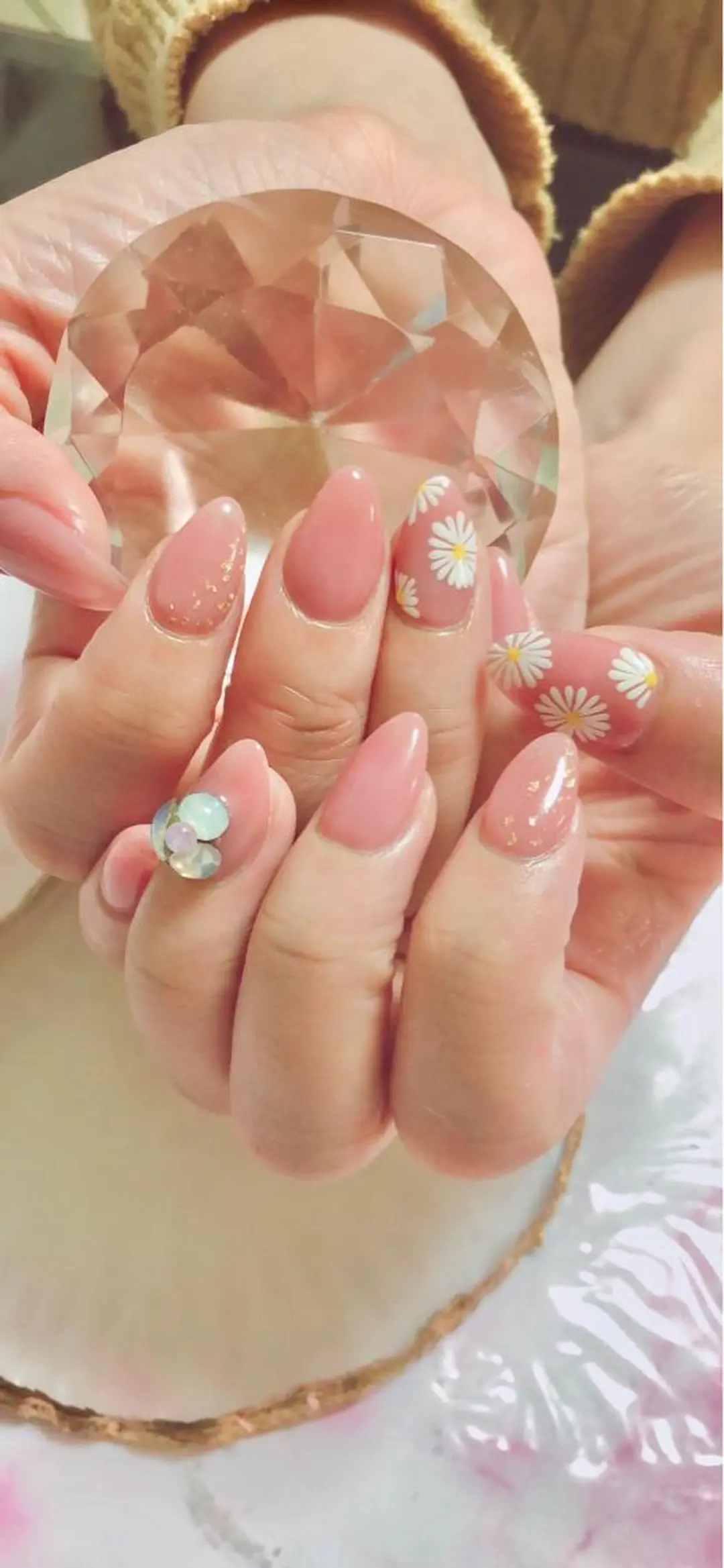 ミディアム カラー キッズ ネイル マツエク・マツパ ハンドネイル ハンドケア 💎ビューティサロン 湘南　RIRAN💎のネイルデザイン