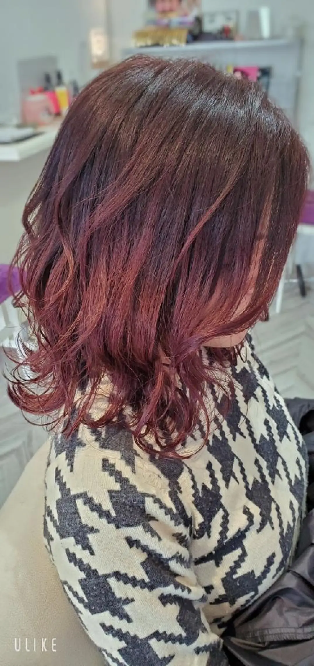 ミディアム カラー ヘアアレンジ グラデーションカラー ラベンダーカラー レッドカラー ナカシマ  アユミのヘアスタイル