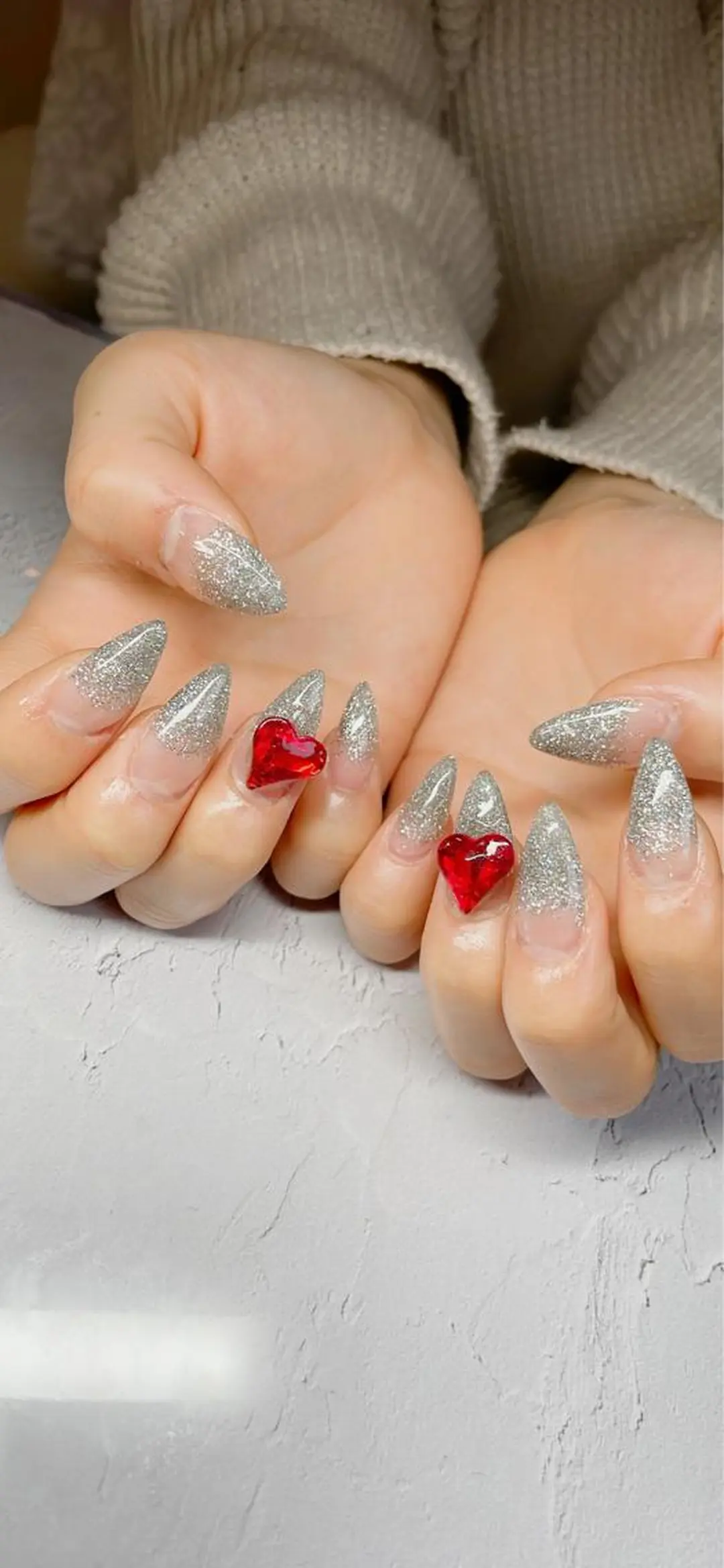ネイル ハート ラメ(グリッター) ラメグラデーション 赤色 シルバー ハンドネイル LaLa Peach 福岡のマツエク・マツパデザイン