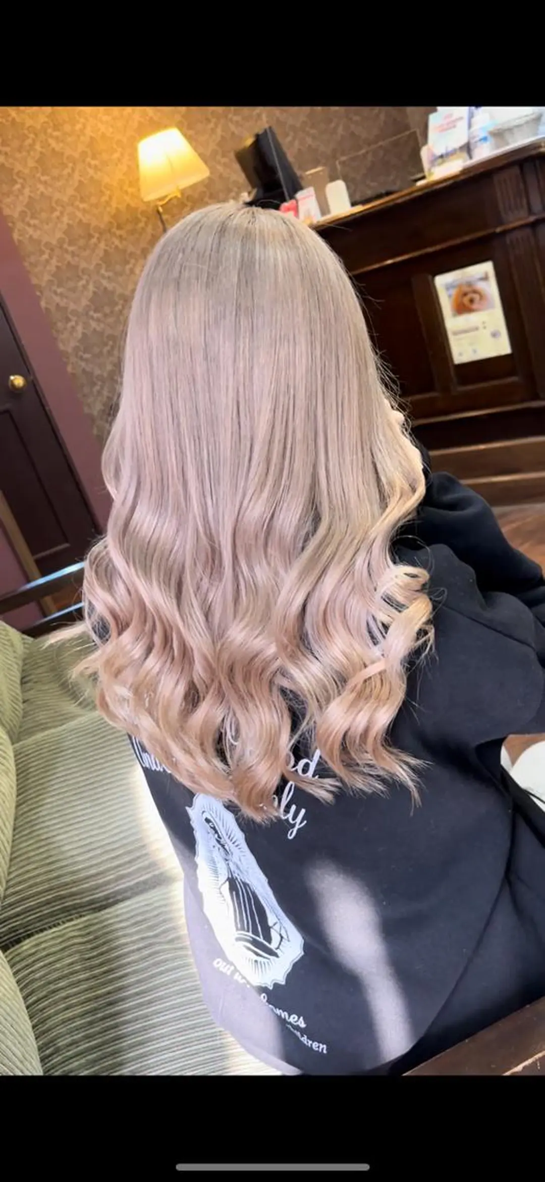 カラー バレイヤージュ ブリーチ グレージュ ハイライトカラー ハイトーンカラー Beyond（kitaro）所属・石井辰功也 フリーランス美容師のヘアスタイル