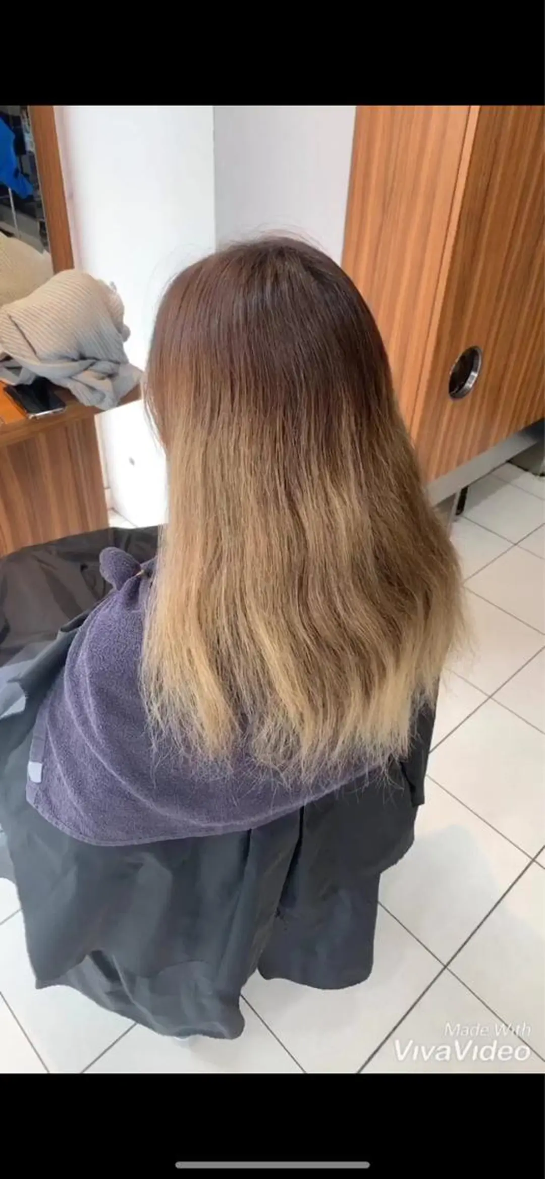 セミロング カラー 白髪ぼかしハイライト 柳川拓哉のヘアスタイル