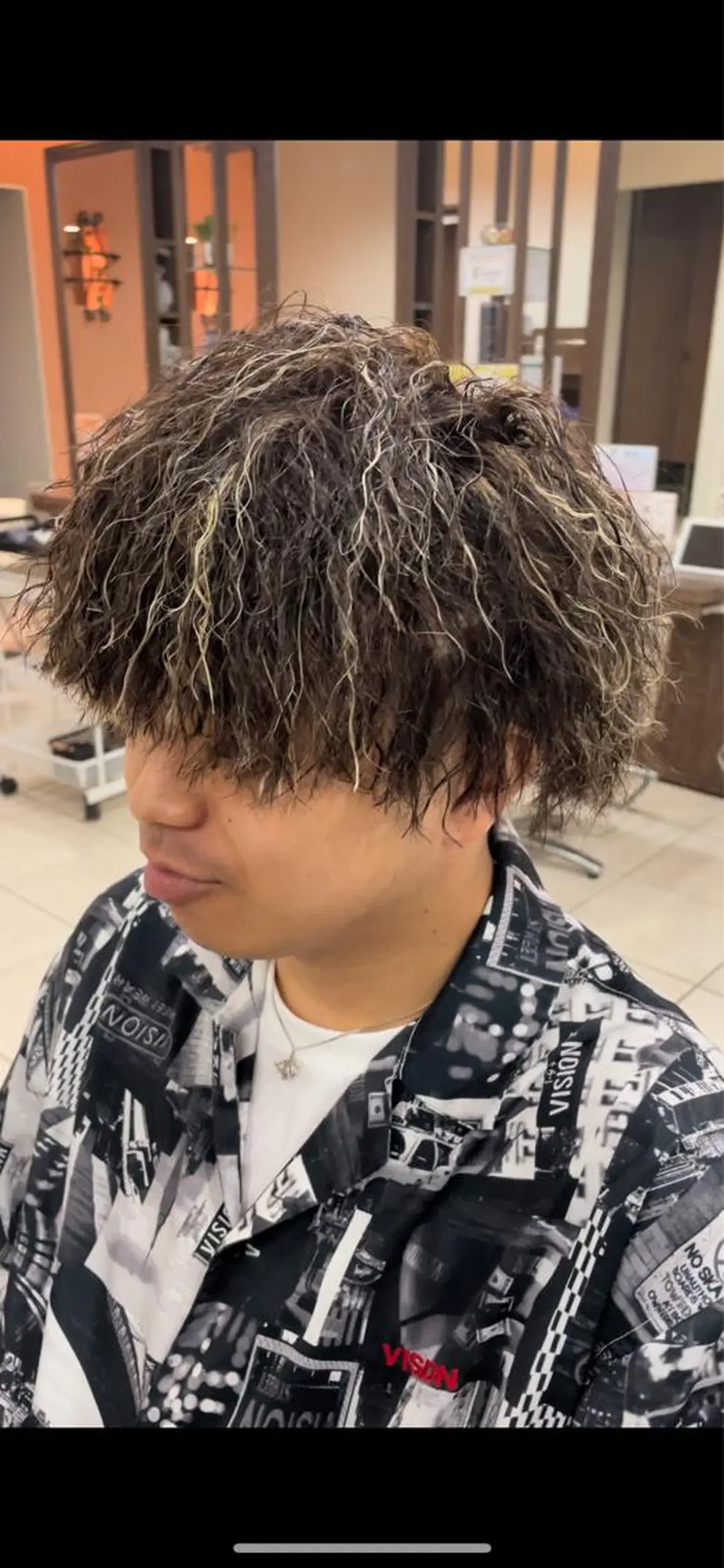 ミディアム パーマ メンズ メンズハイライト ハイライト 大澤　裕貴 【メンズカット】のヘアスタイル