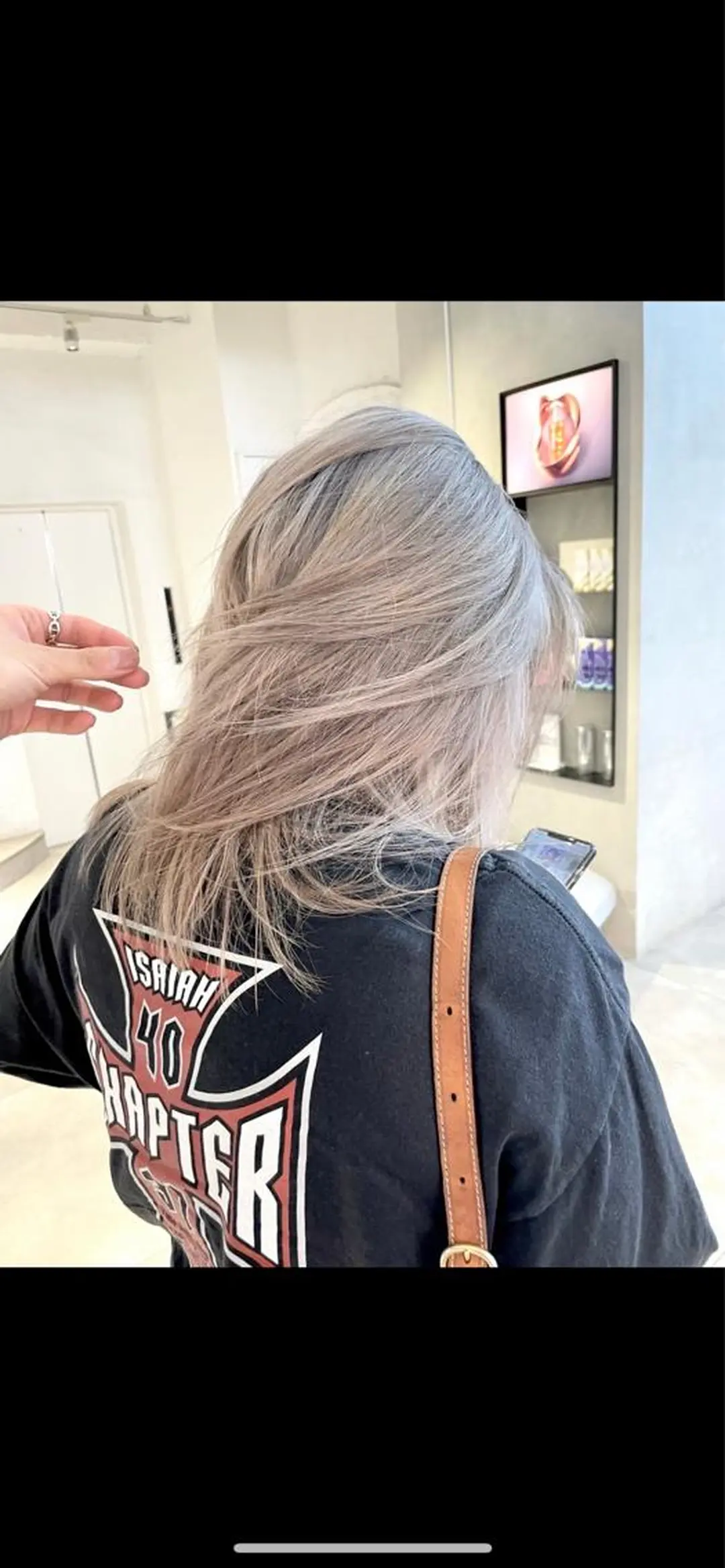 ロング カラー アッシュ アッシュグレー ヘアカラー 🌟暖色系ハイトーン 🌟AIのヘアスタイル