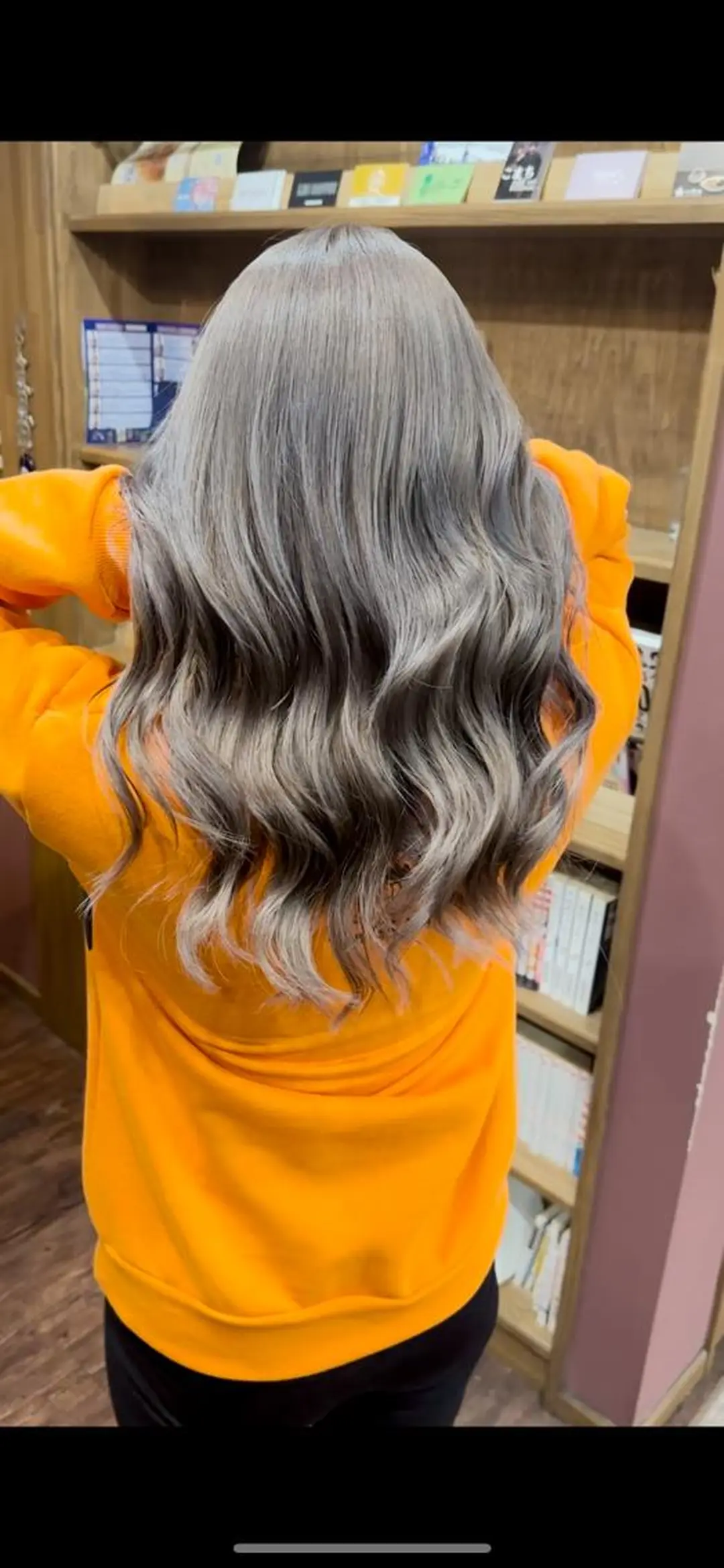 カラー バレイヤージュ ブリーチ グレージュ ハイライトカラー ハイトーンカラー カット ヘアカラー トリートメント Beyond（kitaro）所属・石井辰功也 フリーランス美容師のヘアスタイル