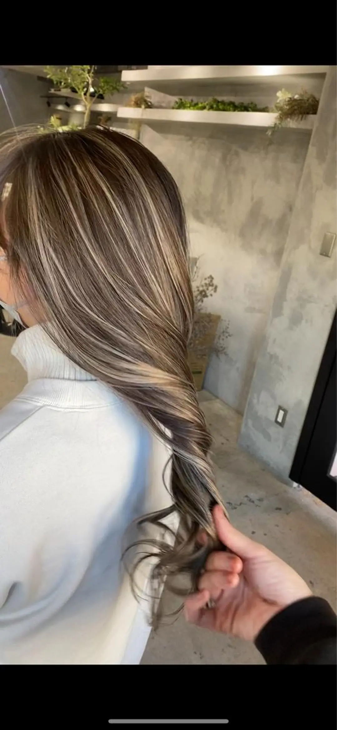 セミロング カラー ヘアカラー トリートメント apollo yokohama所属・バレイヤージュ横浜 ハイライトのヘアスタイル