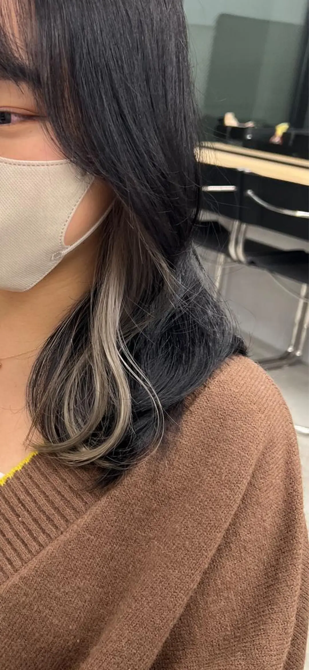 セミロング 上田 エミのヘアスタイル