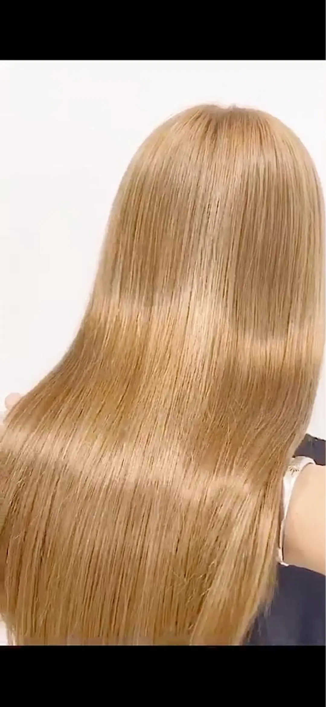 ロング 柔らかbeige モトキのヘアスタイル