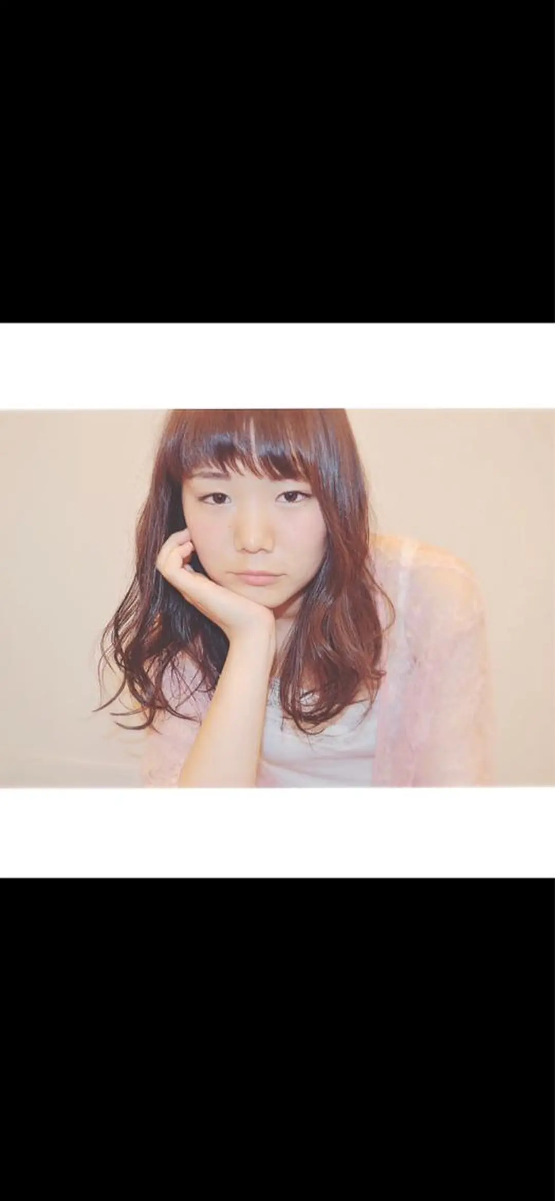 ミディアム カット 金子 しおりのヘアスタイル