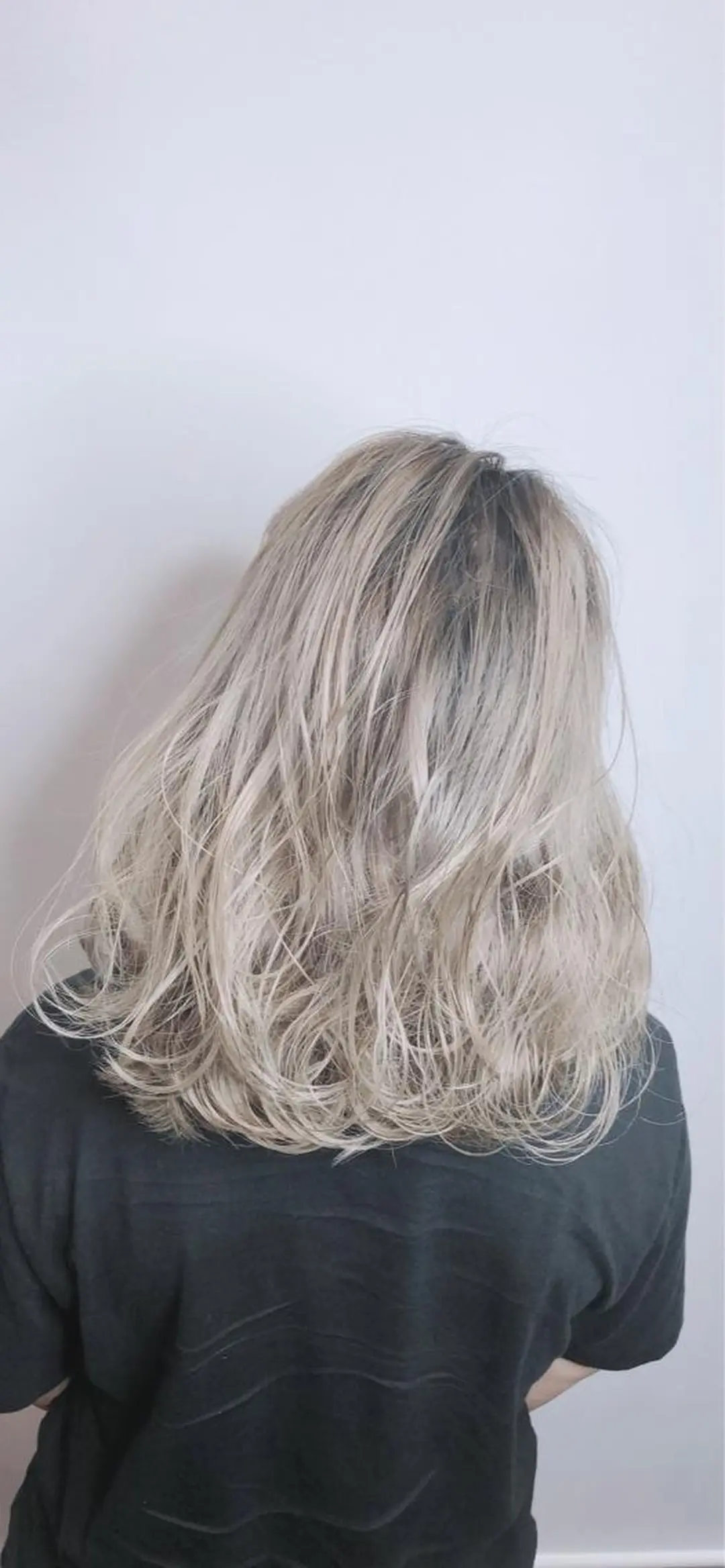 ミディアム カラー NINE+/代表 ブリーチ特化型サロンのヘアスタイル