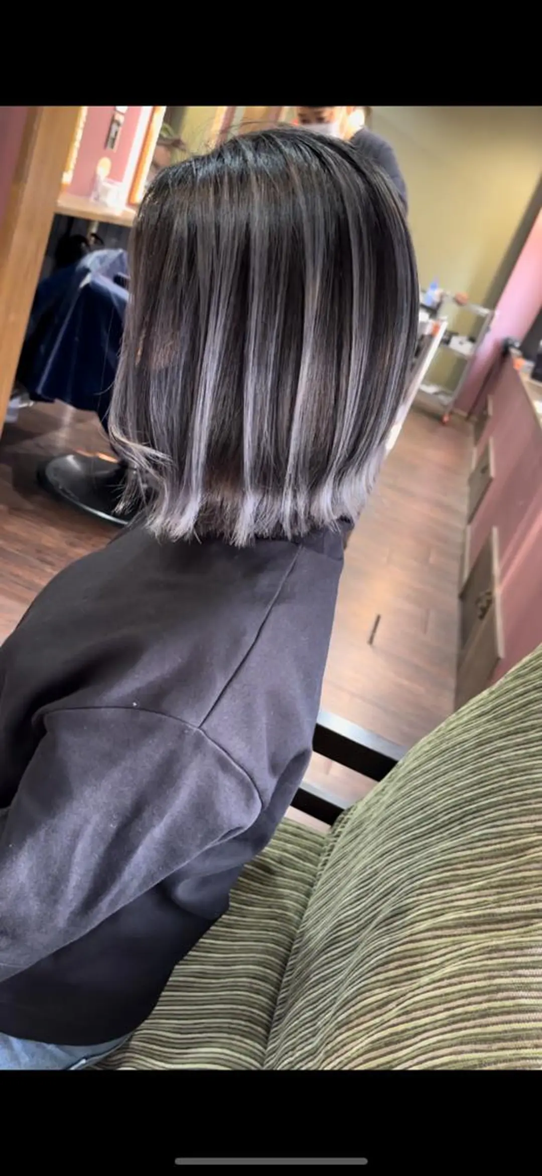 カラー バレイヤージュ ブリーチ グレージュ ハイライトカラー ハイトーンカラー カット ヘアカラー トリートメント Beyond（kitaro）所属・石井辰功也 フリーランス美容師のヘアスタイル