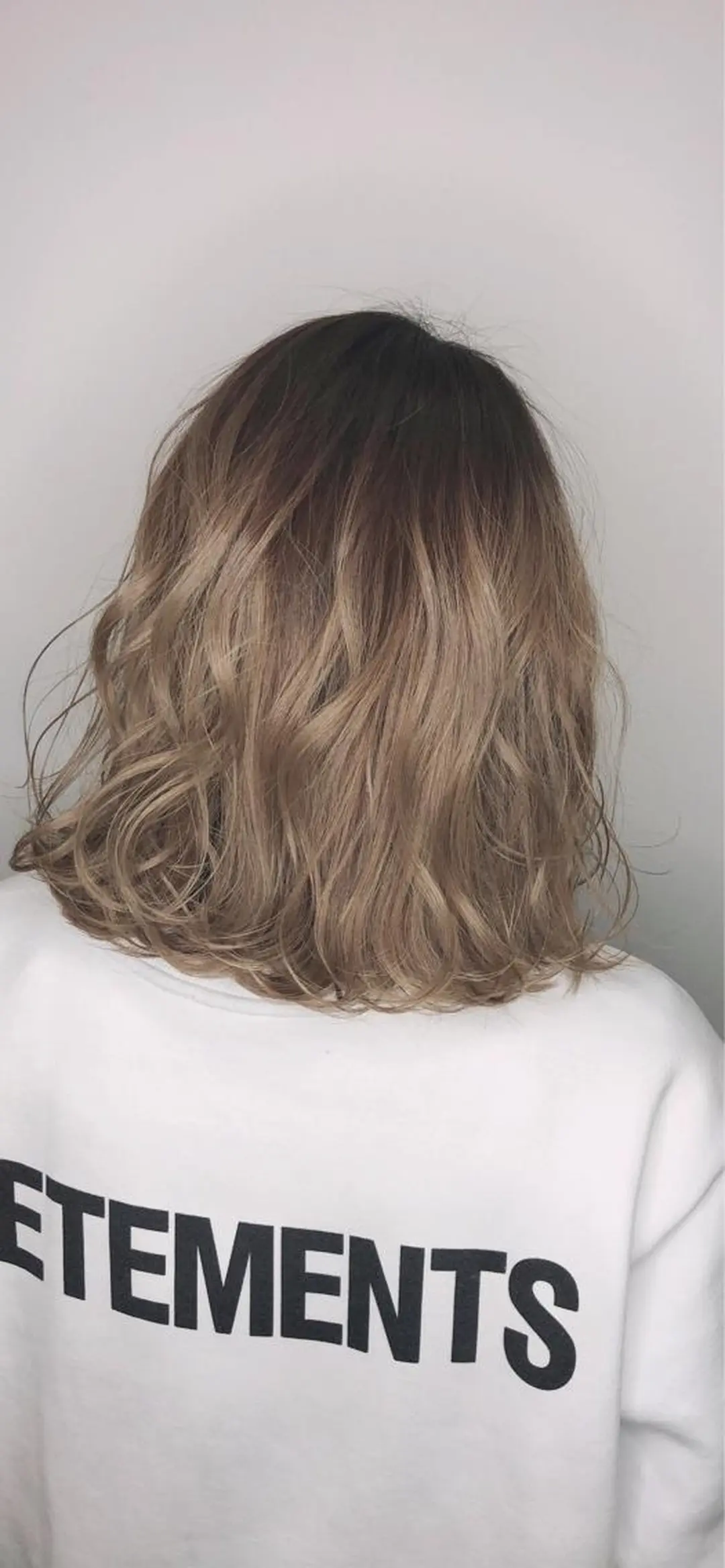 ミディアム カラー NINE＋/代表 ブリーチ特化型サロンのヘアスタイル