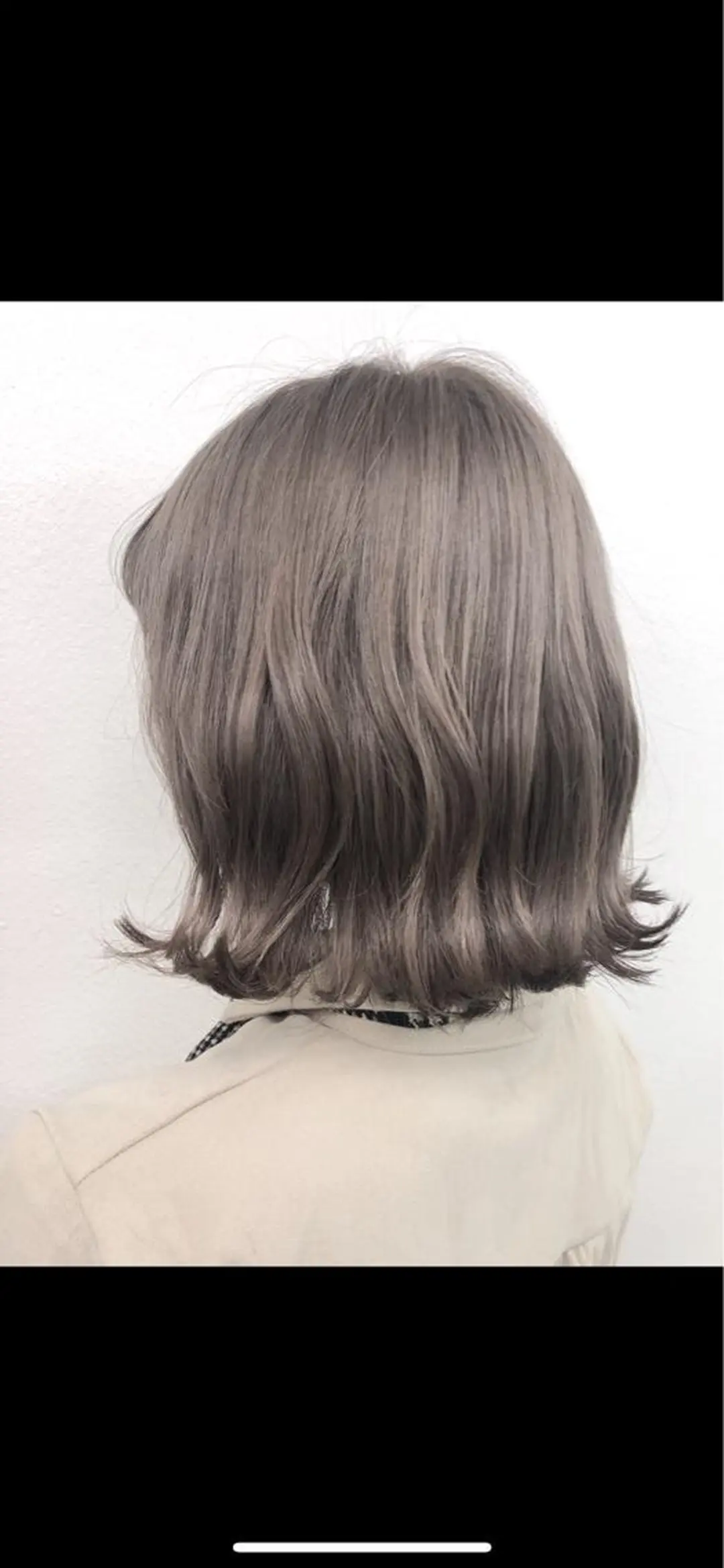 カラー ミルクティーカラー イイサカシュンスケのヘアスタイル