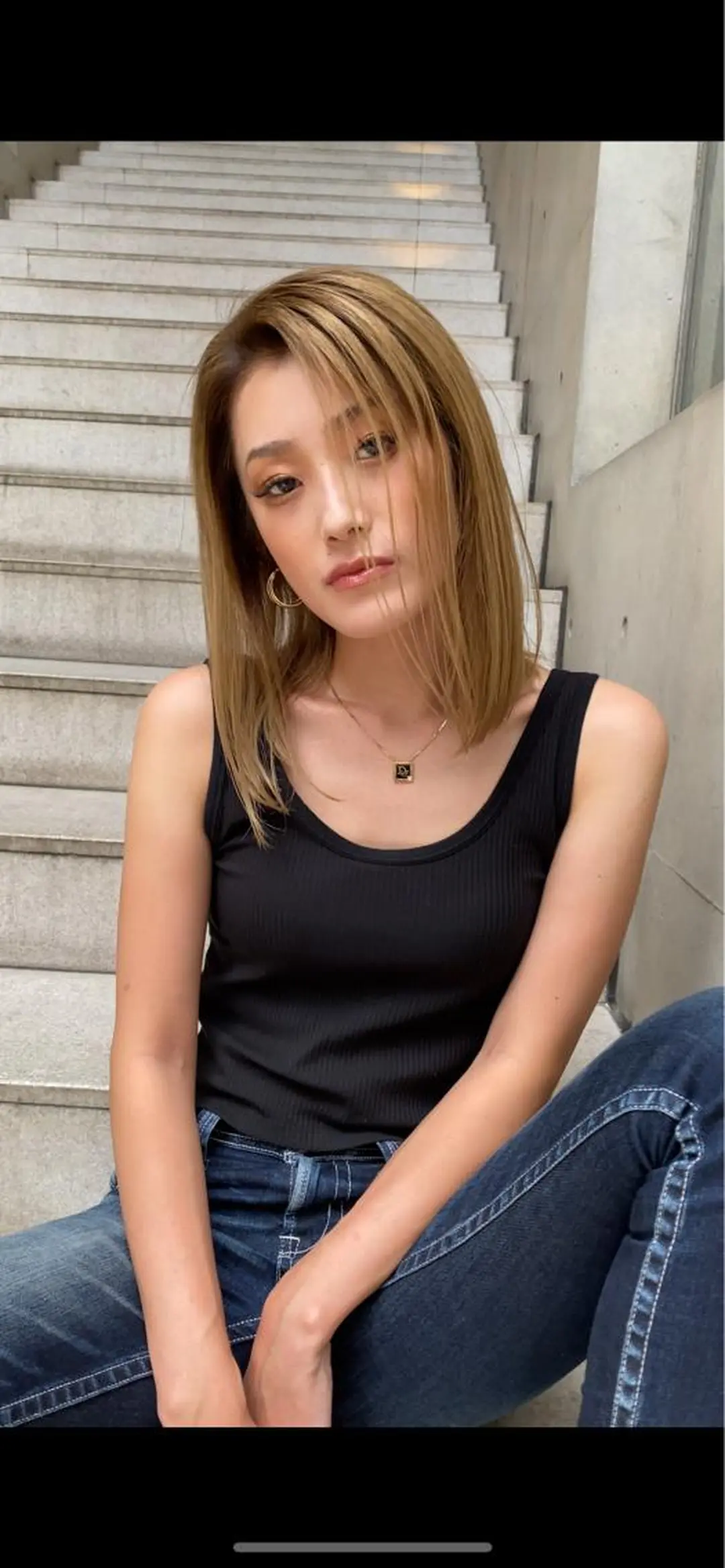 カラー ブロンド MAAT所属 AKANEのヘアスタイル