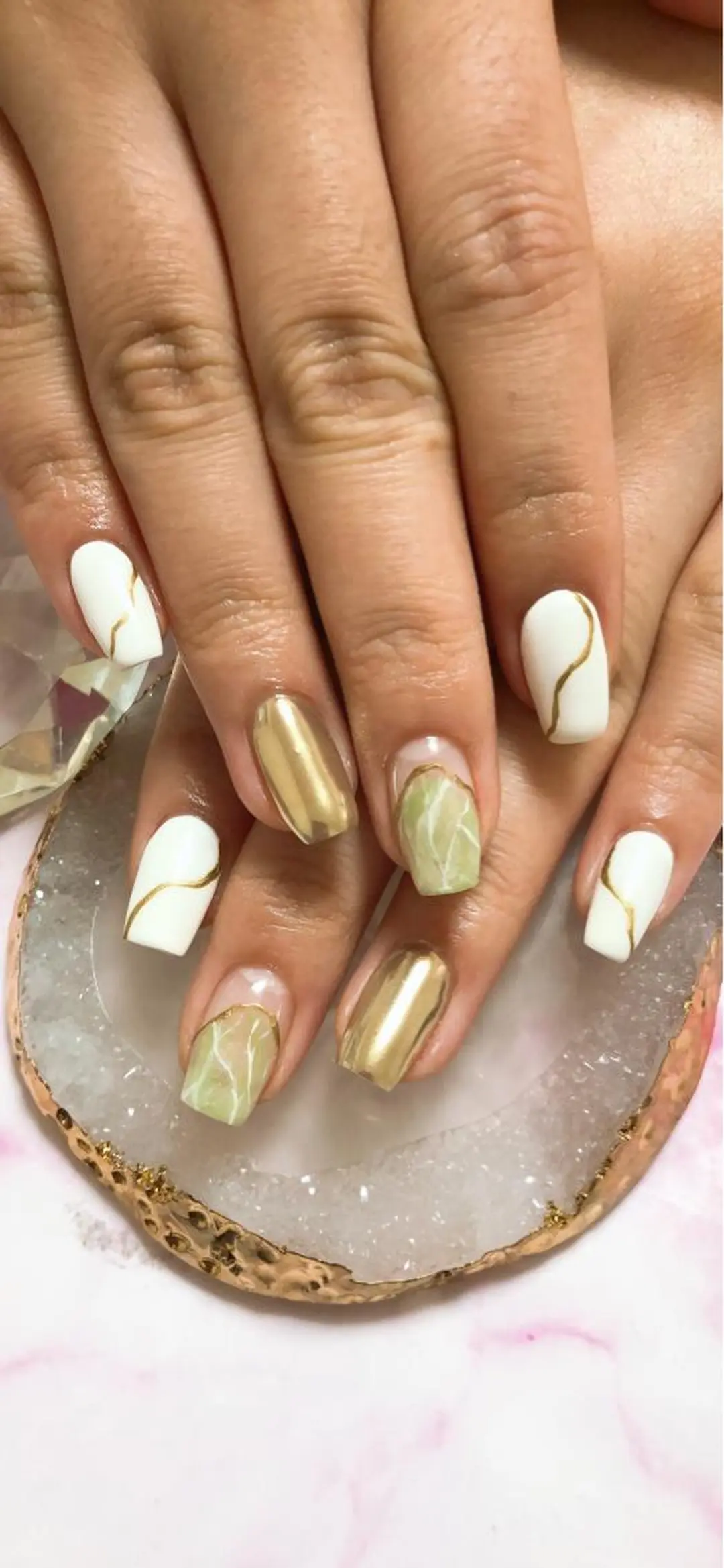 ミディアム カラー キッズ ネイル マツエク・マツパ ハンドネイル ハンドケア 💎ビューティサロン 湘南　RIRAN💎のネイルデザイン