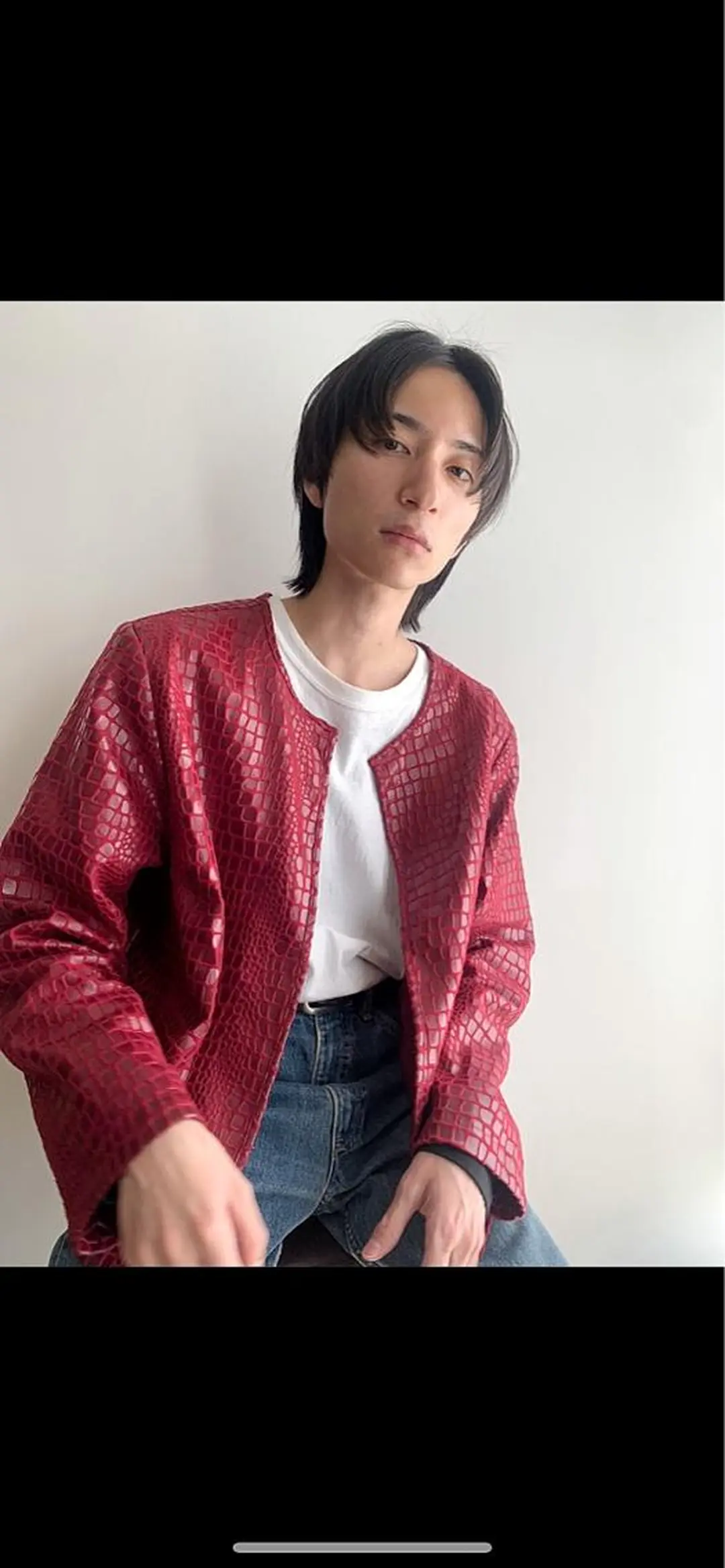 ミディアム パーマ メンズ センターパート メンズウルフカット ウルフカット カット ヘアセット メンズStylist 山根慧のヘアスタイル