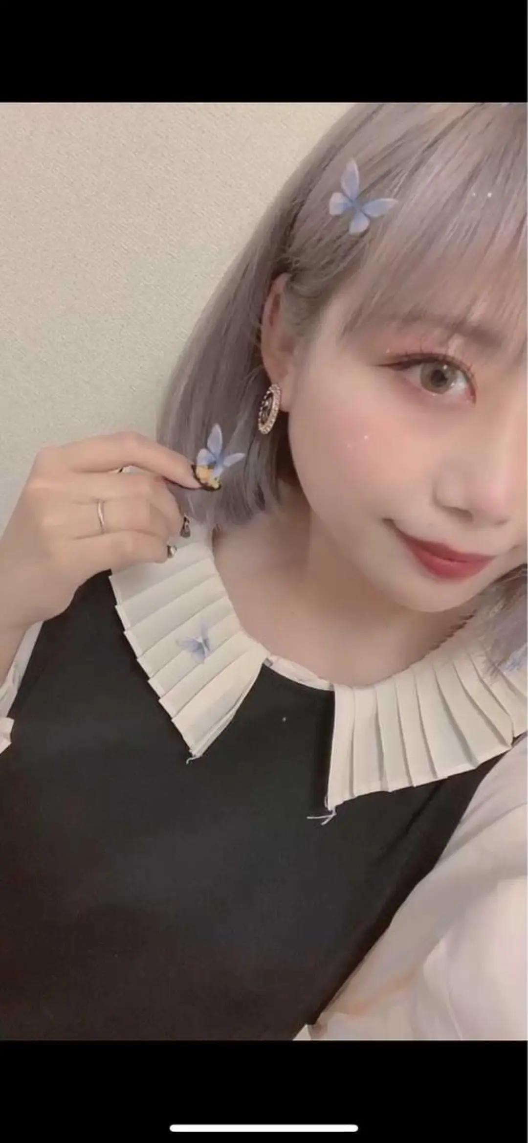 ショート カラー ブリーチ グレージュ ミルクティーグレージュ 清水 亮太／赤み消しカラーのヘアスタイル