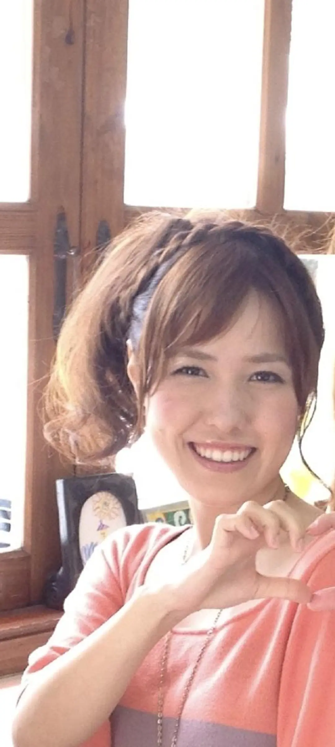 セミロング カラー ヘアアレンジ ポニーテール  知念　香トータル ビューティー🌷のヘアスタイル