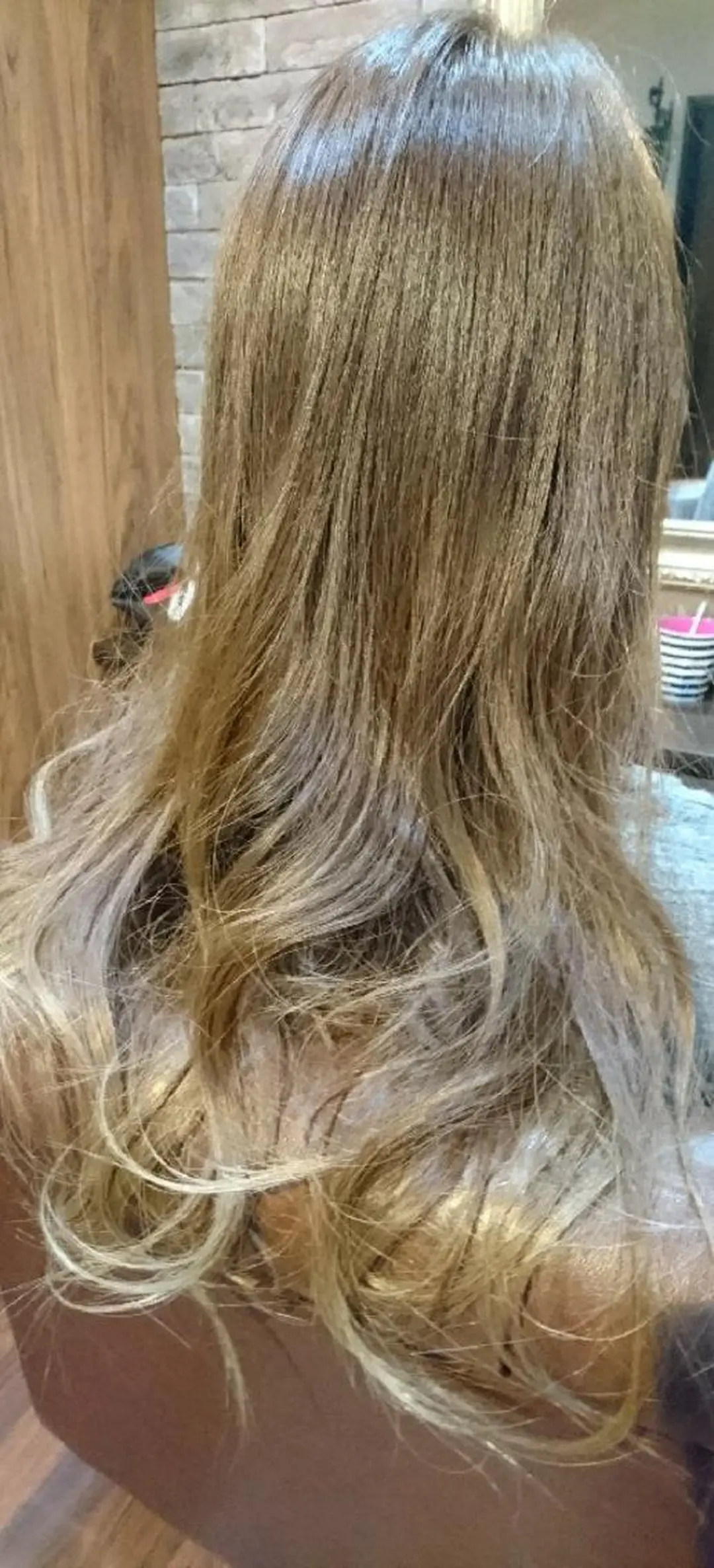 ロング カラー ヘアカラー トリートメント 美髪 カラーリストのヘアスタイル