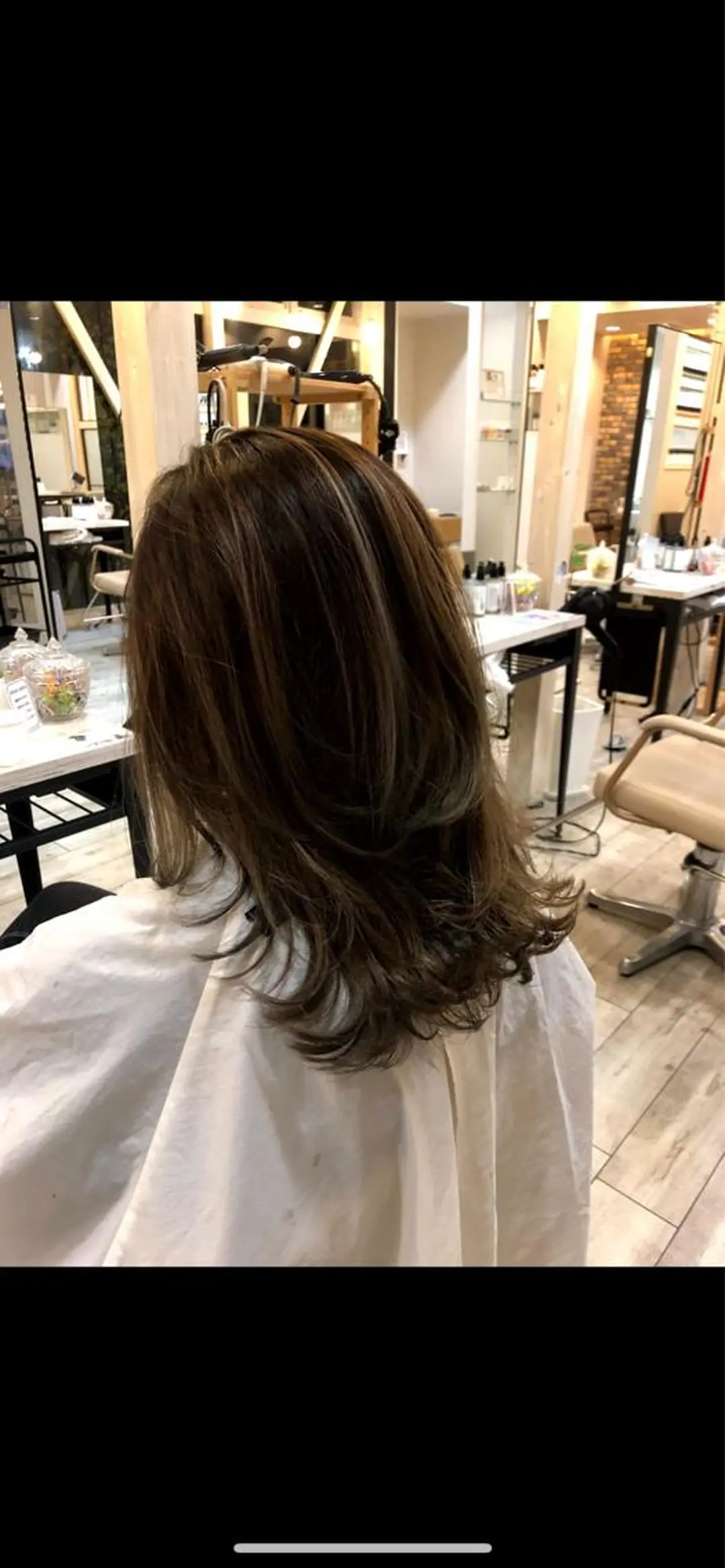 ミディアム カラー 川口 葉月のヘアスタイル