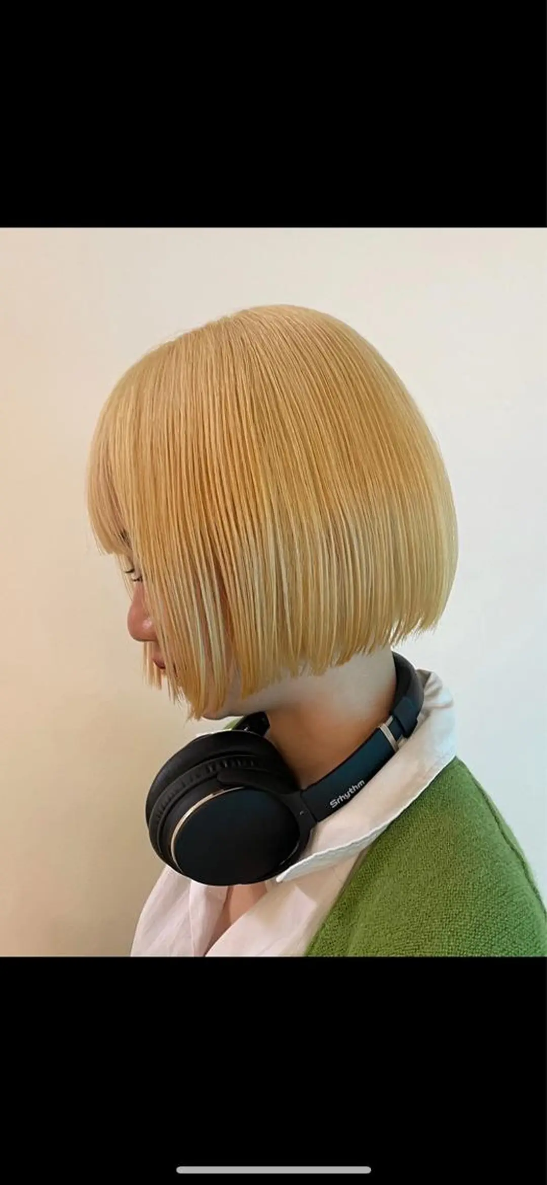 ショート カラー 抜きっぱなしブロンド カット ヘアカラー 🌟暖色系ハイトーン 🌟AIのヘアスタイル