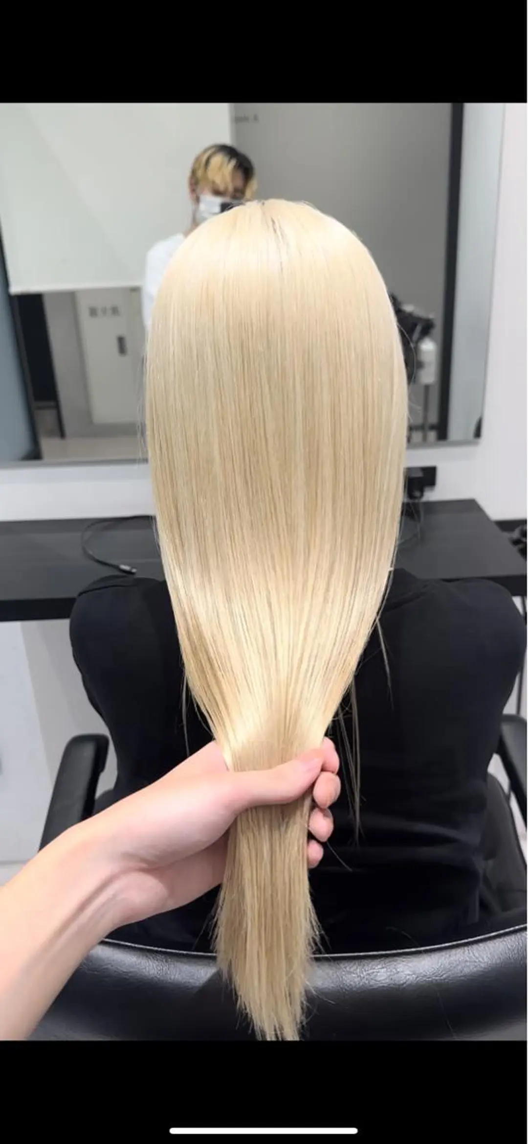 セミロング カラー ブロンド ホワイトブロンド ヘアカラー トリートメント 鈴木/ミルクティー/ ブリーチ/ボブ/のヘアスタイル