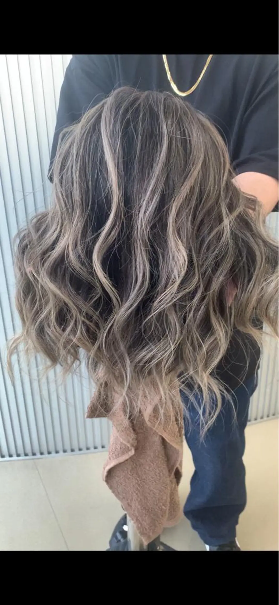 セミロング カラー バレイヤージュ レイヤーカット ハイライト錦糸町所属・小川 修平のヘアスタイル