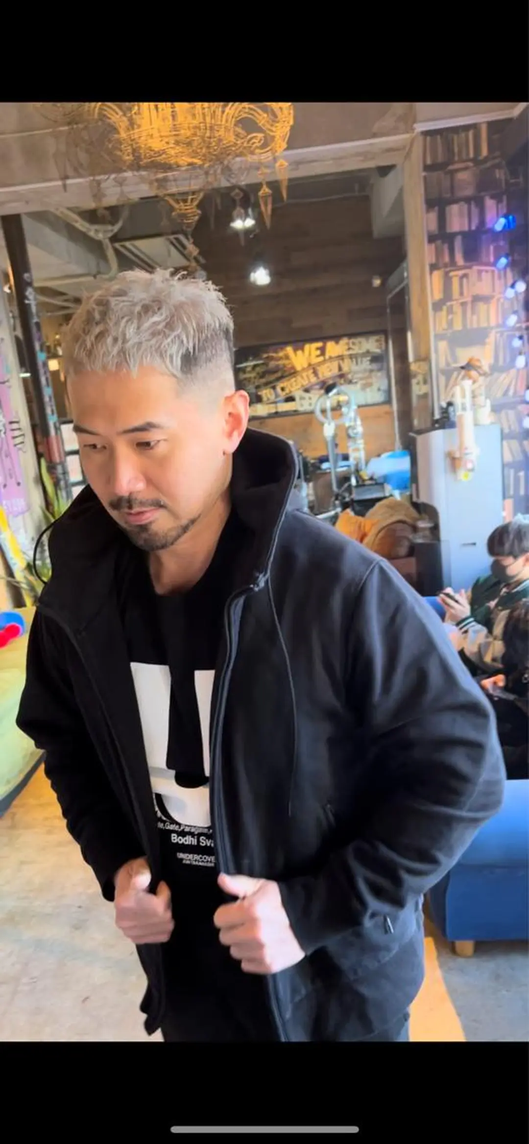 ショート カラー ブリーチ men'shair TAO East店所属・メンズ 眉ワックス脱毛の眉毛・アイブロウイメージ