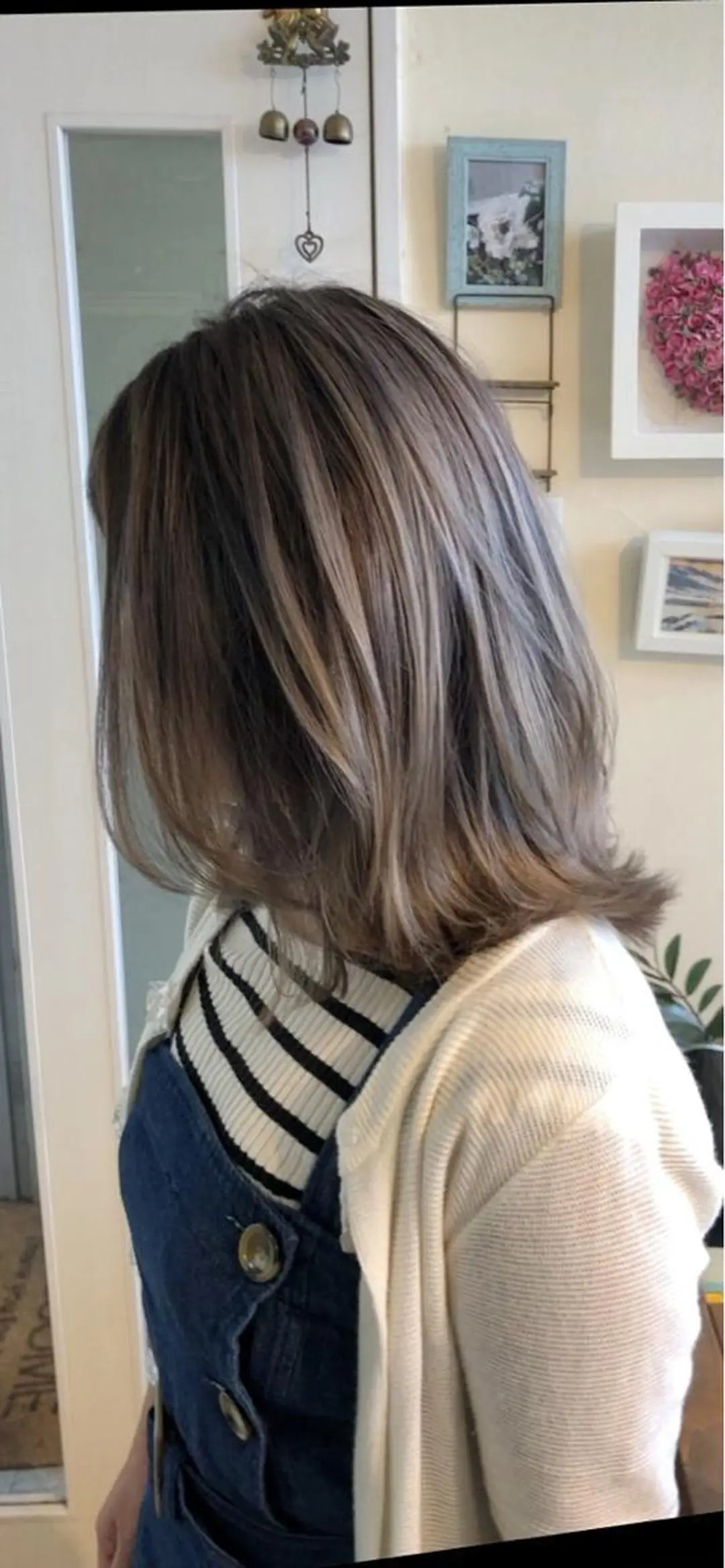 ミディアム 韓国レイヤー外国人風 透明感カラー髪質改善のヘアスタイル