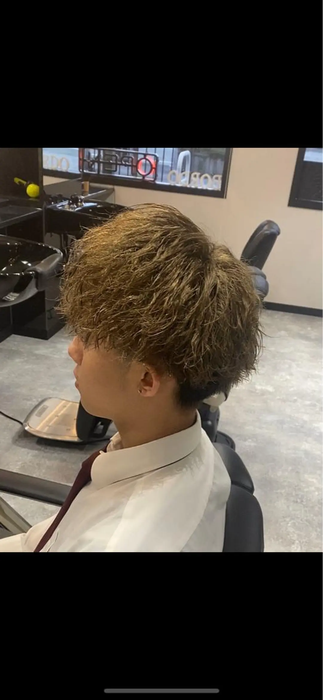 ミディアム カラー メンズ ミディアムパーマ マッシュ メンズパーマ ベージュカラー 前田賢生 ご新規様はNGのヘアスタイル