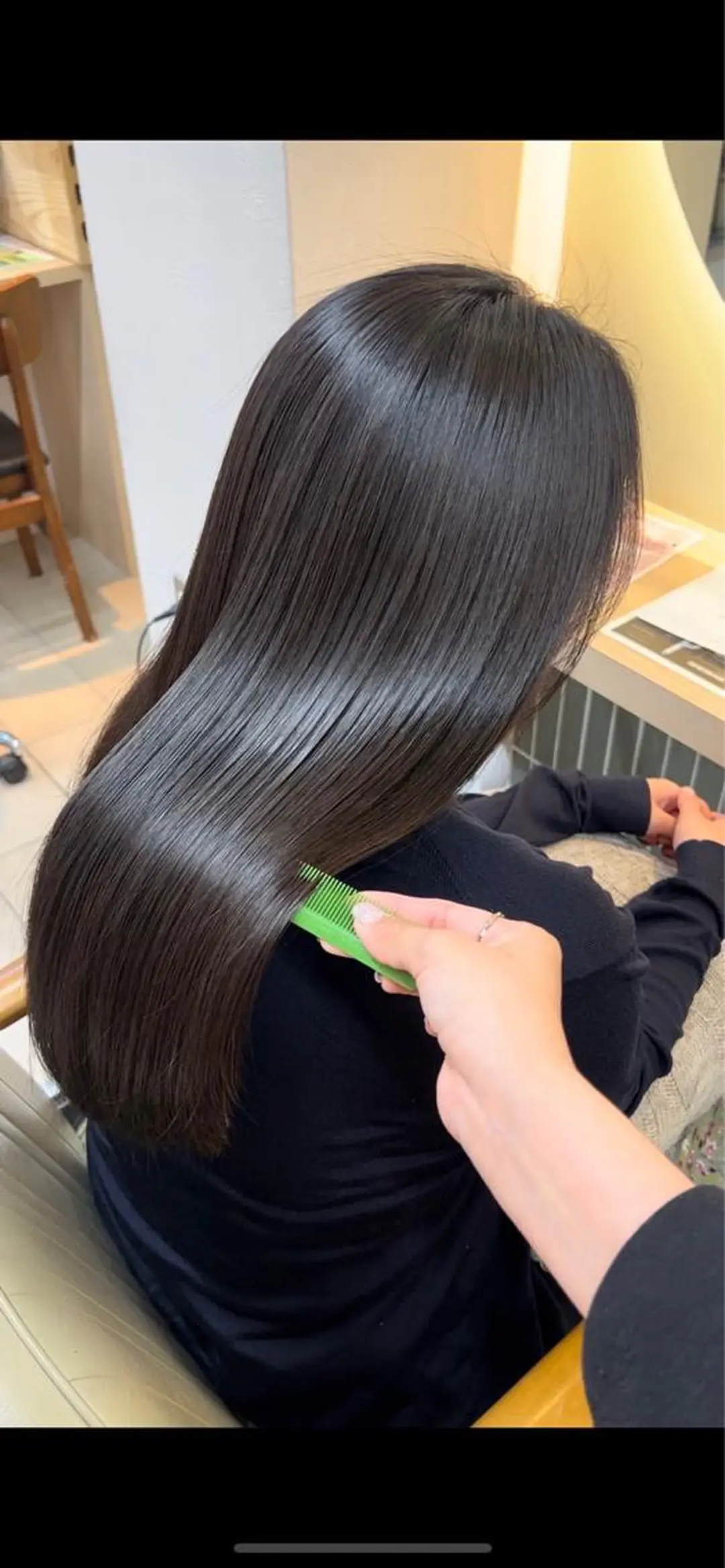 ロング カラー センターパート /ニュアンスパーマのヘアスタイル