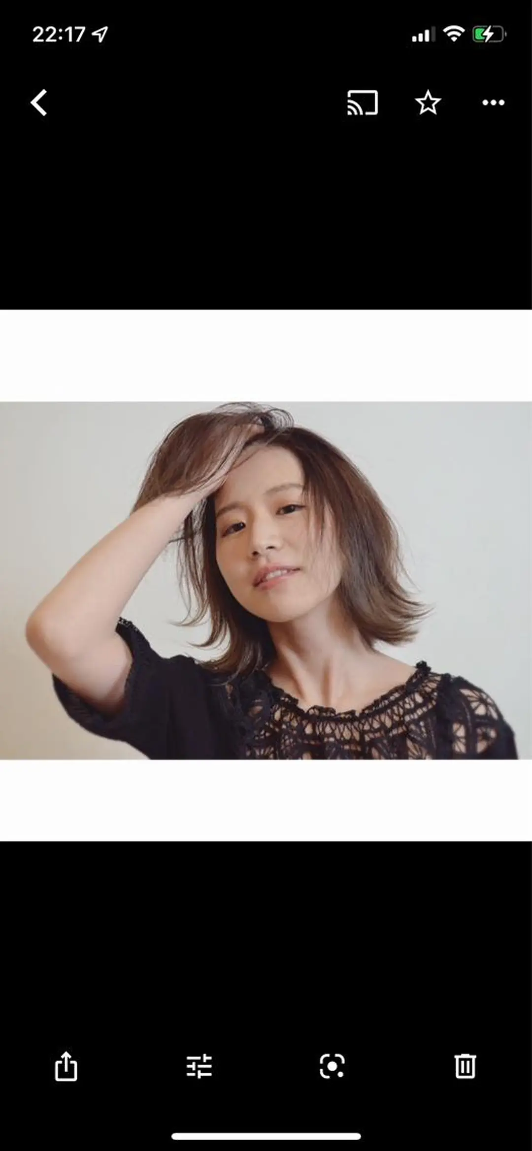 ショート カラー 金子 しおりのヘアスタイル