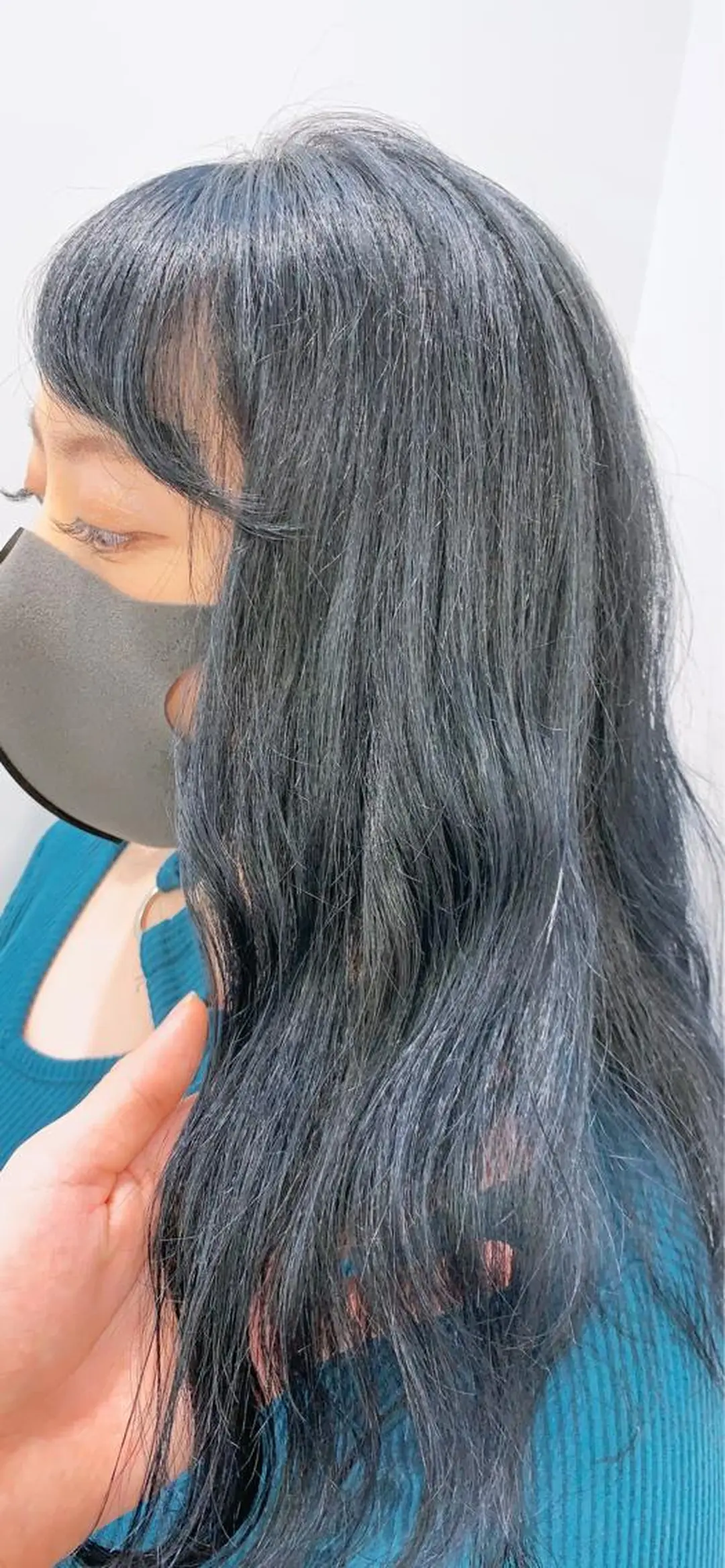 ロング カラー ブルーカラー ネイビーカラー くすみミルクティー／ ブラウン🪡TOWAのヘアスタイル