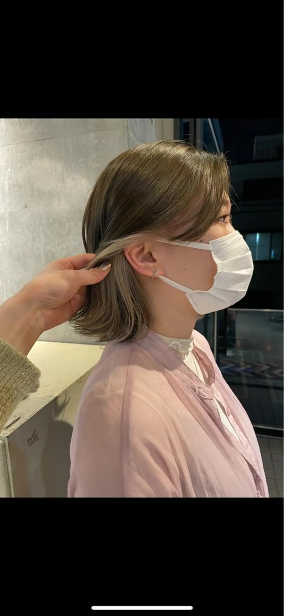 ミディアム maina/透明感 ベージュ/ブラウンのヘアスタイル