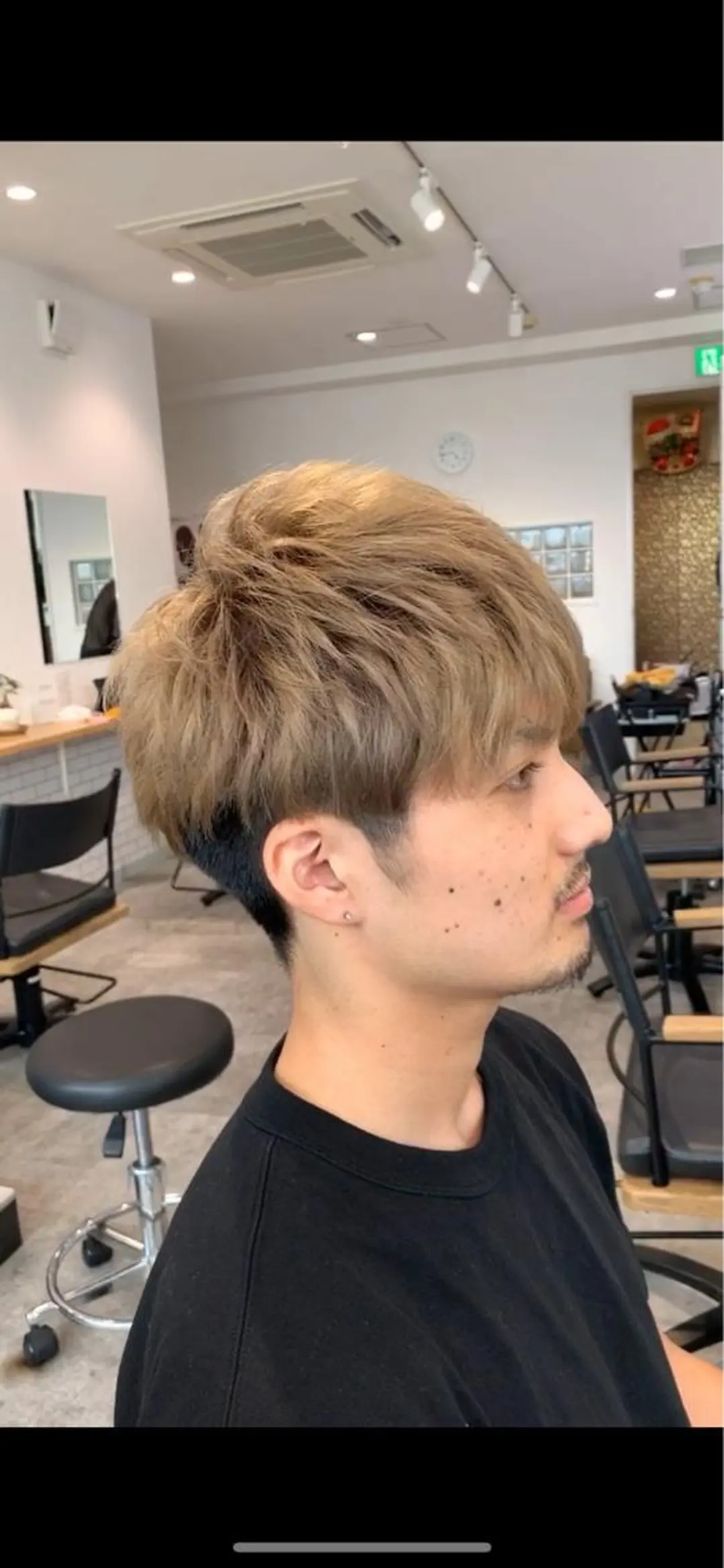 ショート ヨシミ カズヤのヘアスタイル