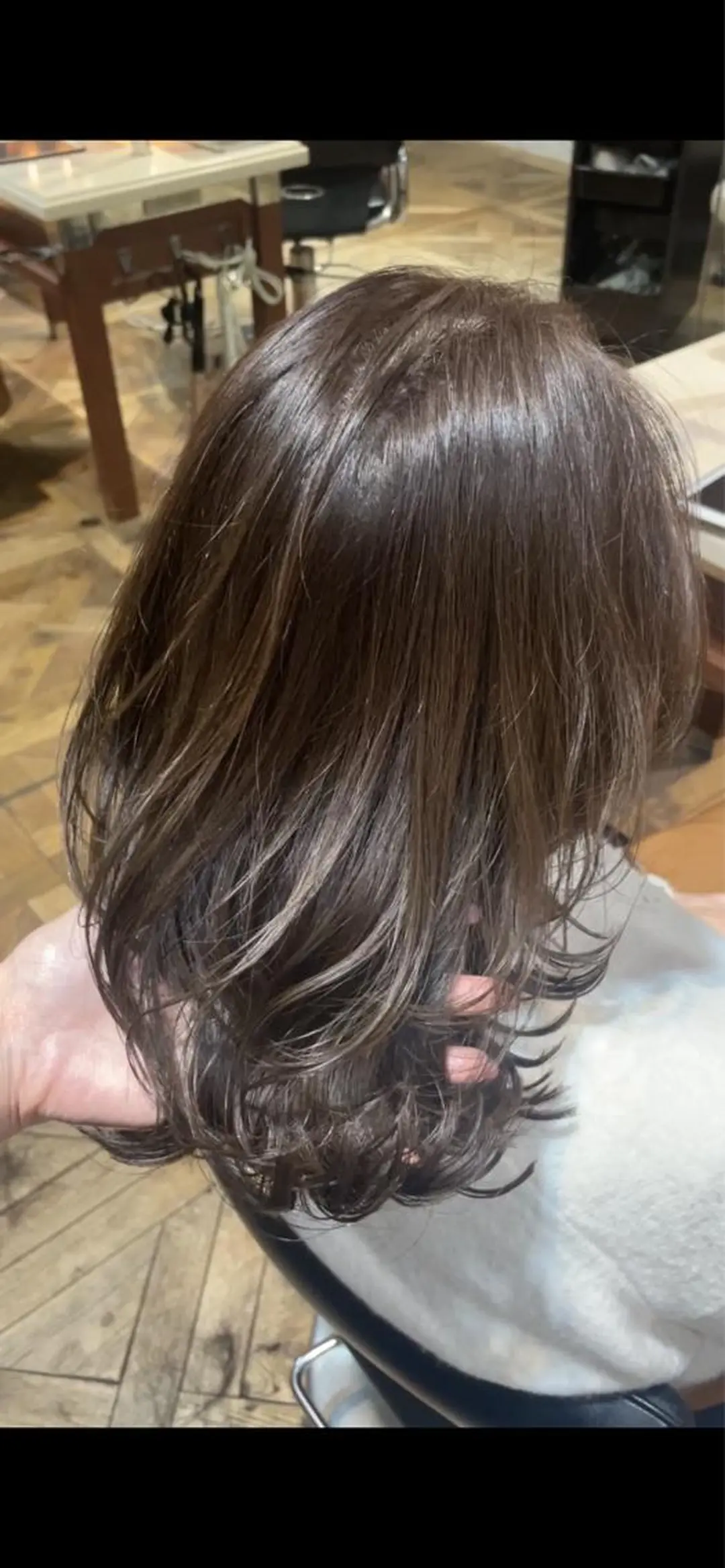 ミディアム カラー ベージュカラー グレージュ オリーブベージュ オリーブグレージュ オリーブグレー カット ヘアカラー トリートメント BEBE所属・ご新規様限定 透明感カラーKANAのヘアスタイル