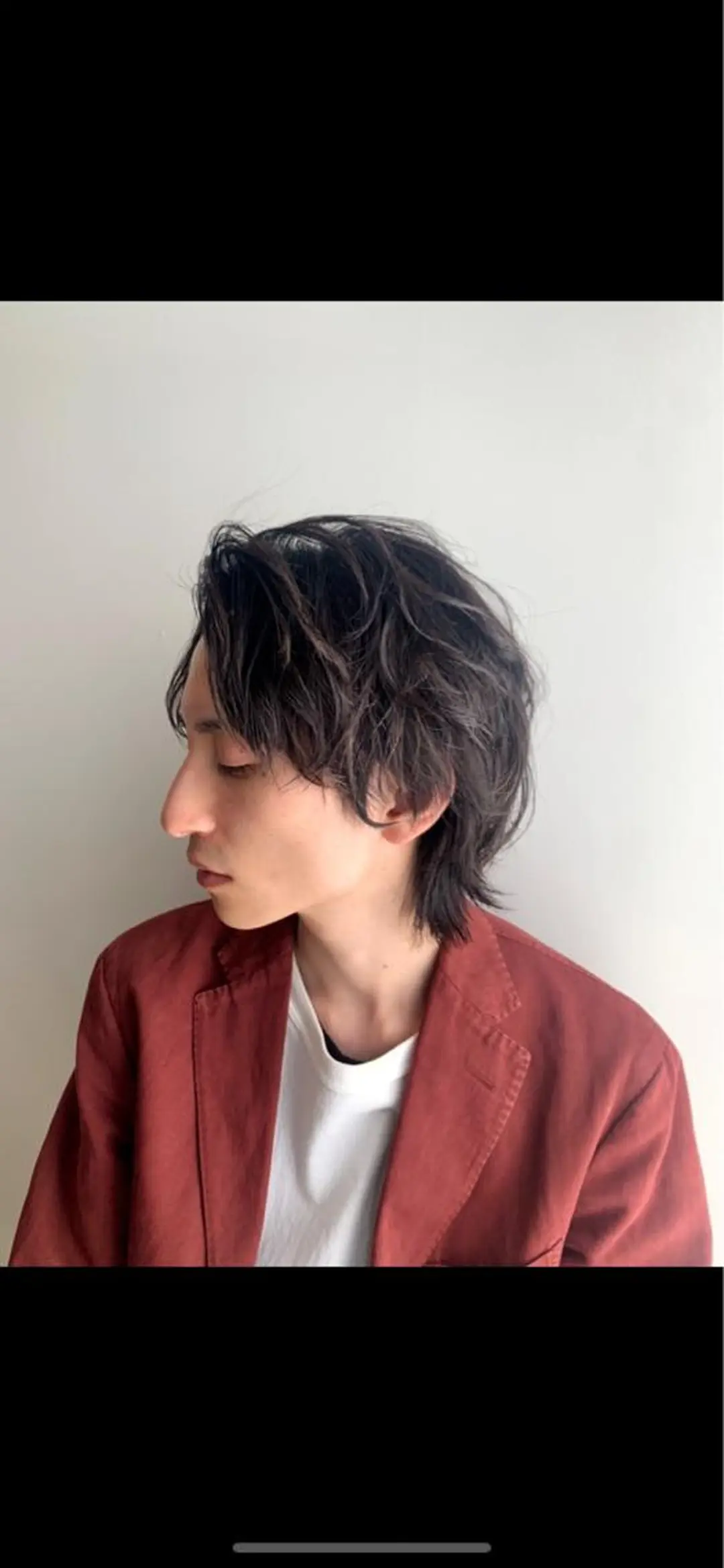 ミディアム カラー メンズ メンズハイライト メンズウルフカット ハイライトカラー ハイライト ウルフカット メンズStylist 山根慧のヘアスタイル