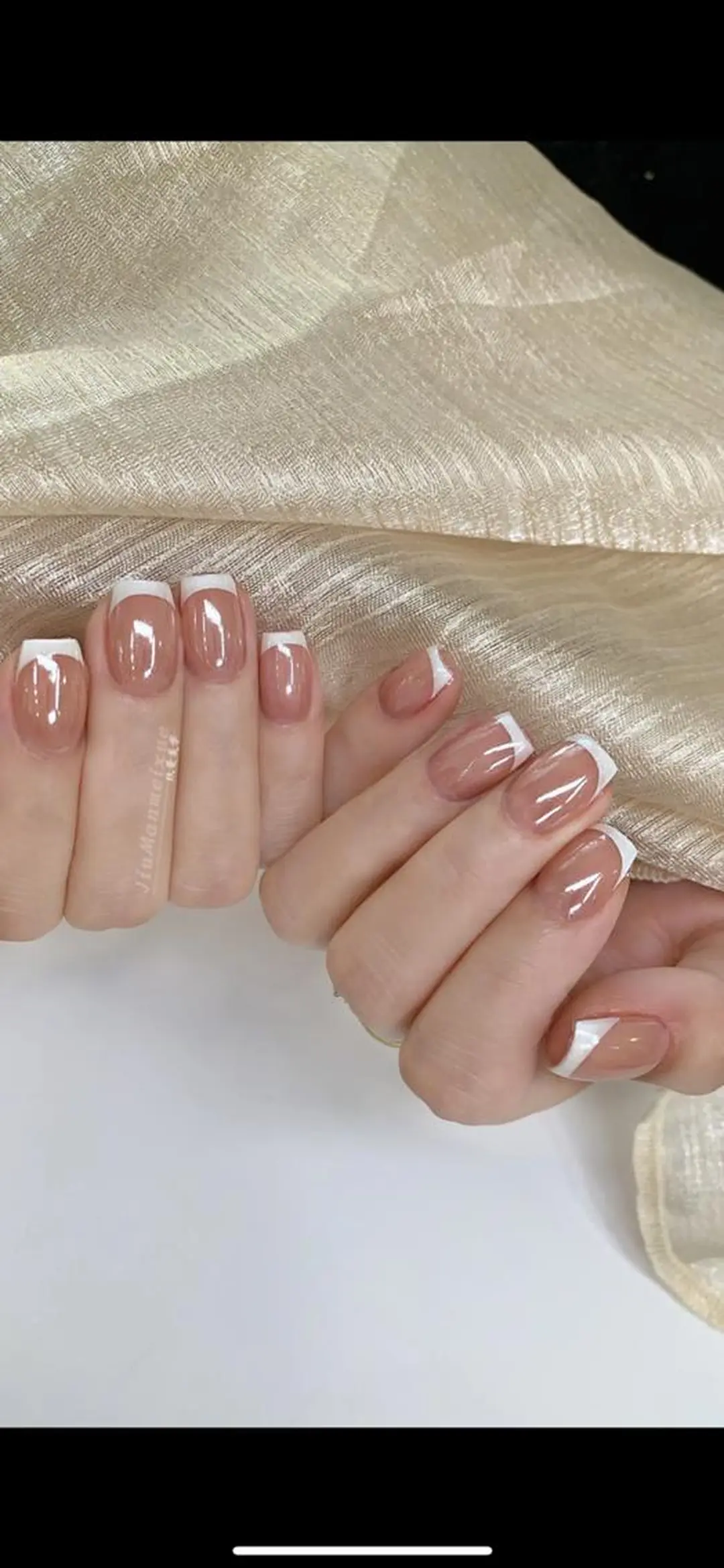 ネイル Demure Amyのネイルデザイン