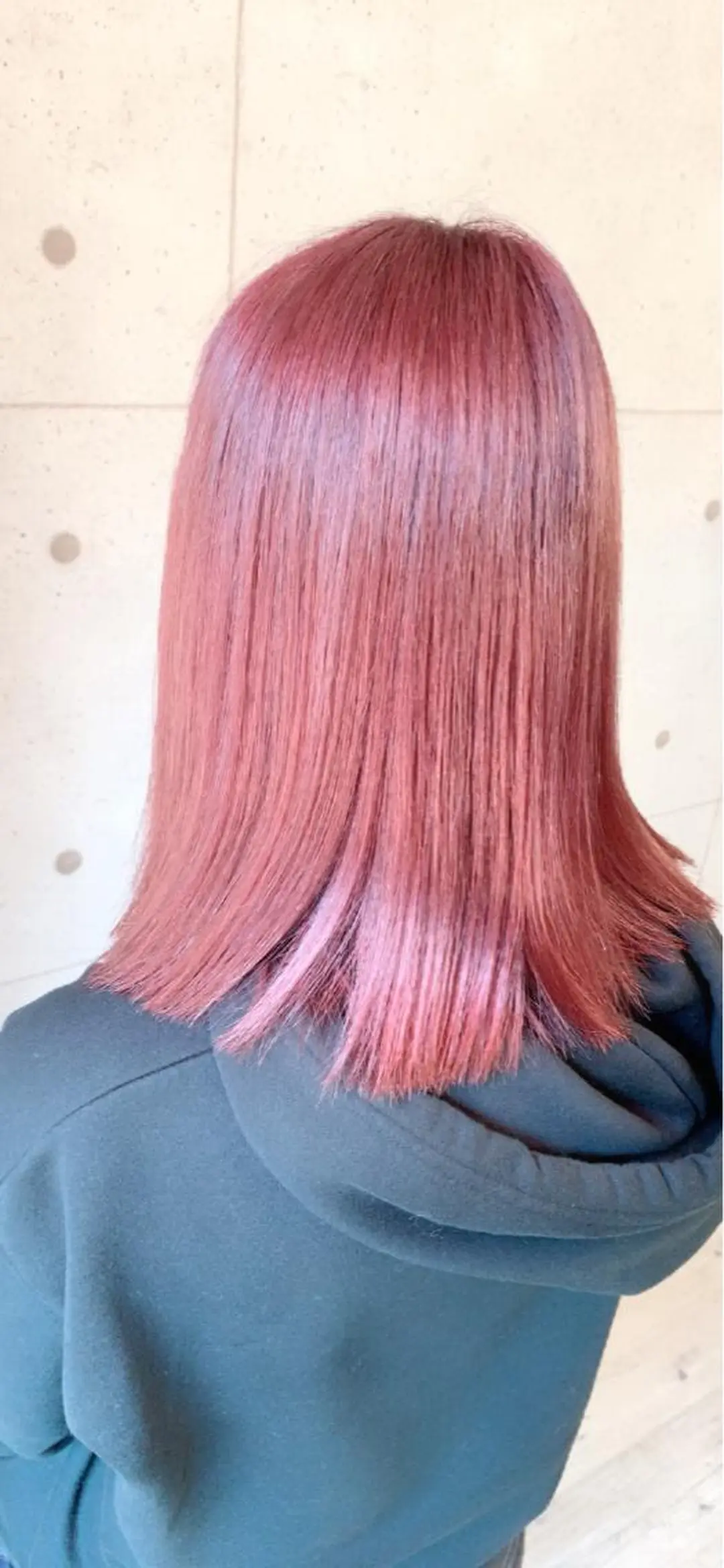 ミディアム アッシュ ハイライト レイヤーカット stylist ネネのヘアスタイル