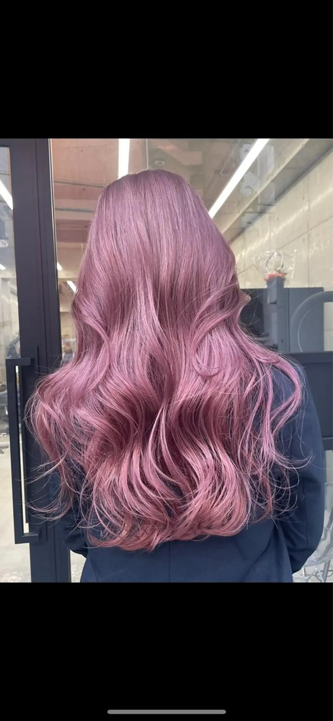 ロング ピンクラベンダー ハイライト レイヤーカット Blonde nagoya sakae所属・岡留 愛美のヘアスタイル