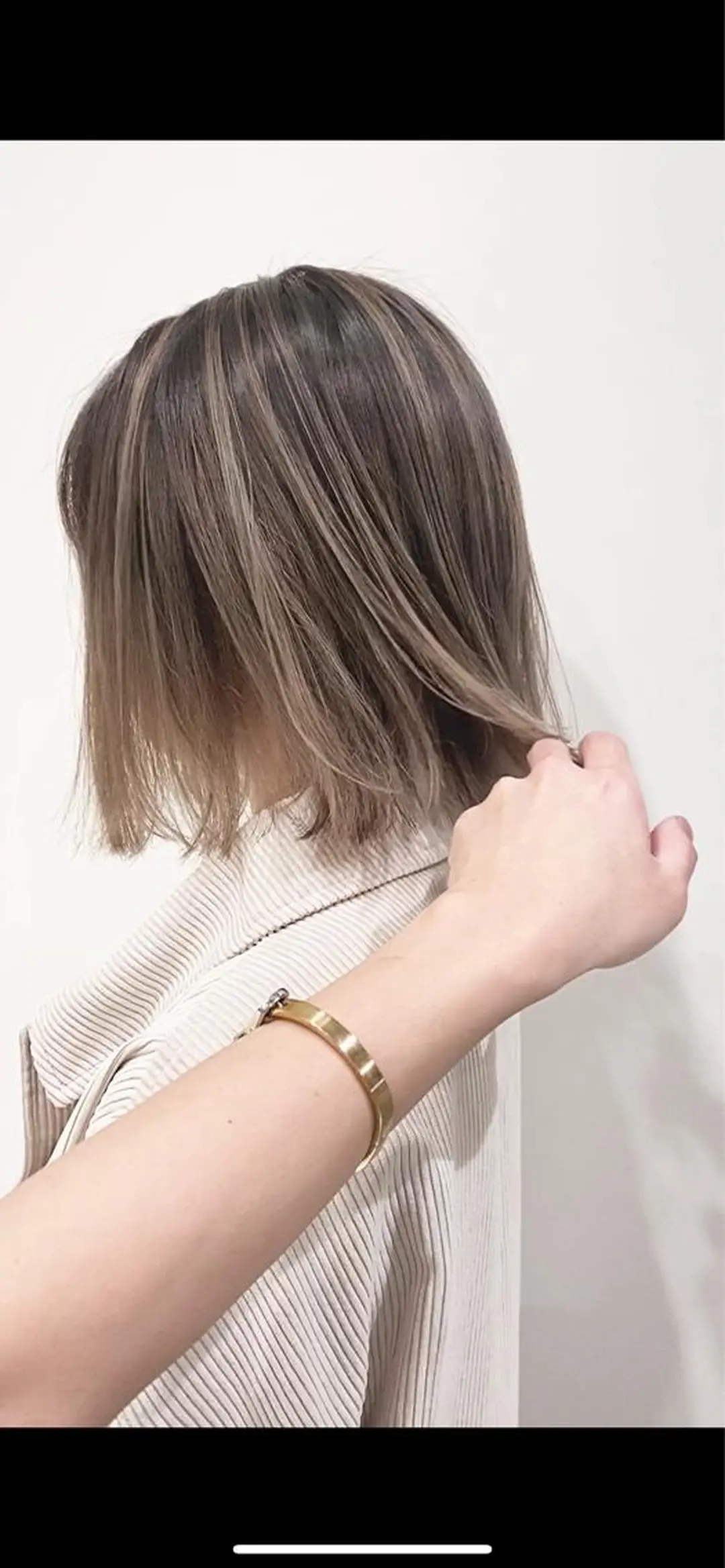 ミディアム レイヤーカット まお♡レイヤーカット 耳ツボジュエリーのヘアスタイル