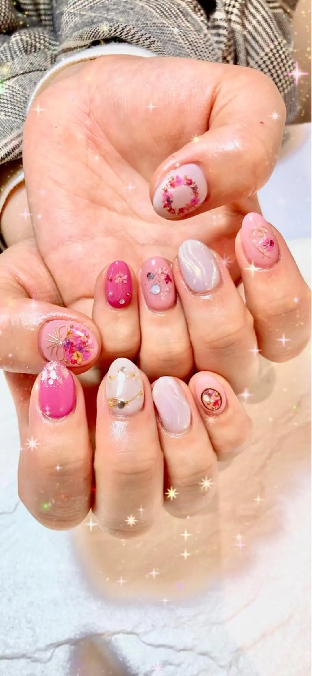 ミディアム カラー キッズ ネイル マツエク・マツパ ハンドネイル ハンドケア 💎ビューティサロン 湘南　RIRAN💎のネイルデザイン