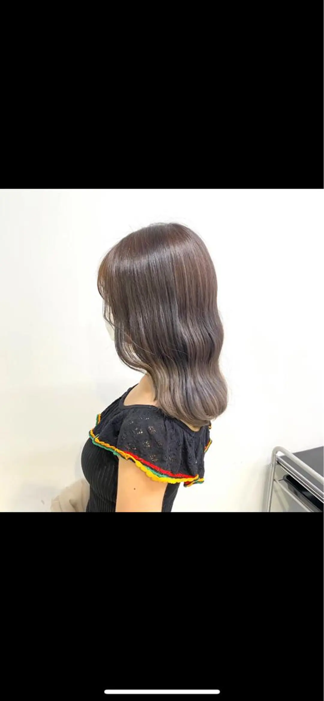 カラー ミルクティーカラー イイサカシュンスケのヘアスタイル