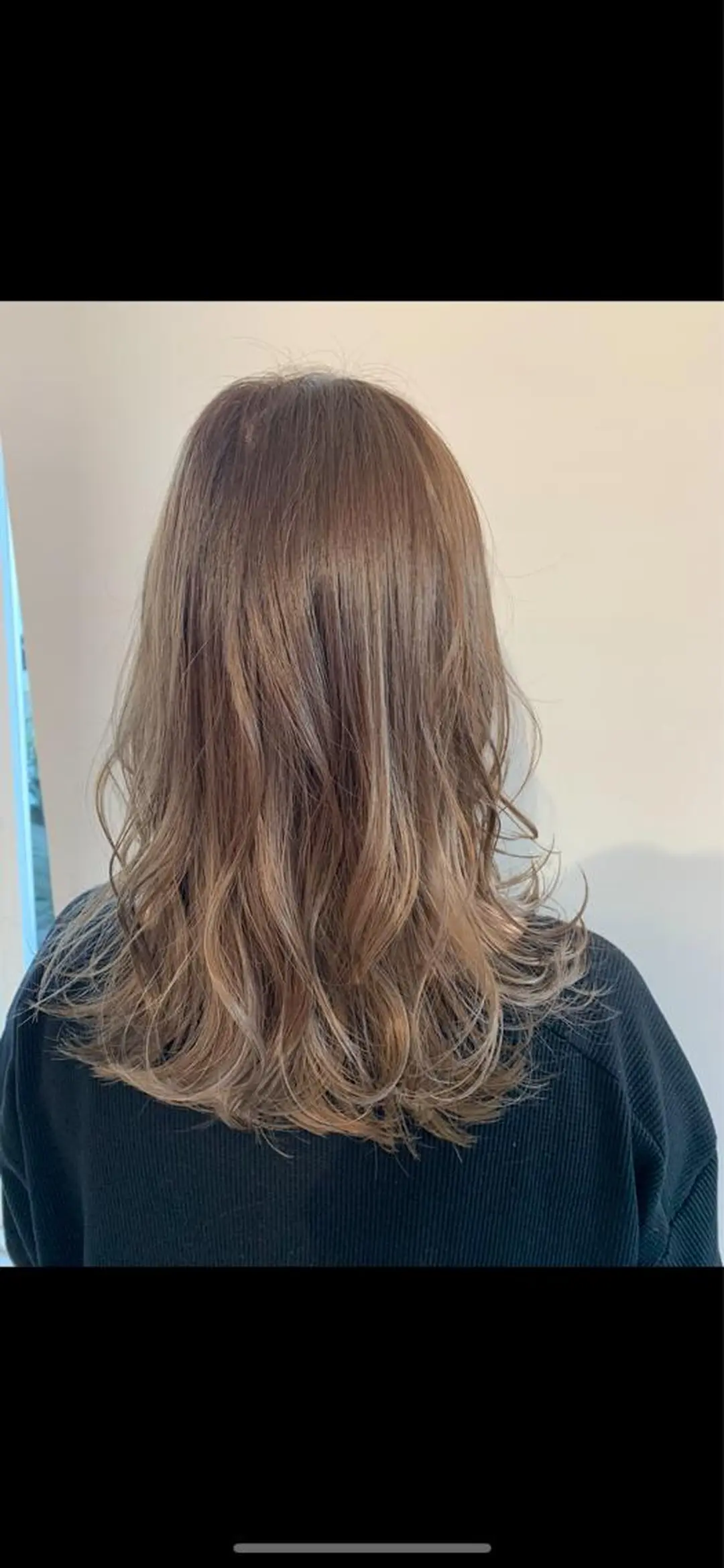 セミロング カラー ブリーチ 青沼夏未/オリーブ/ 寒色カラーのヘアスタイル