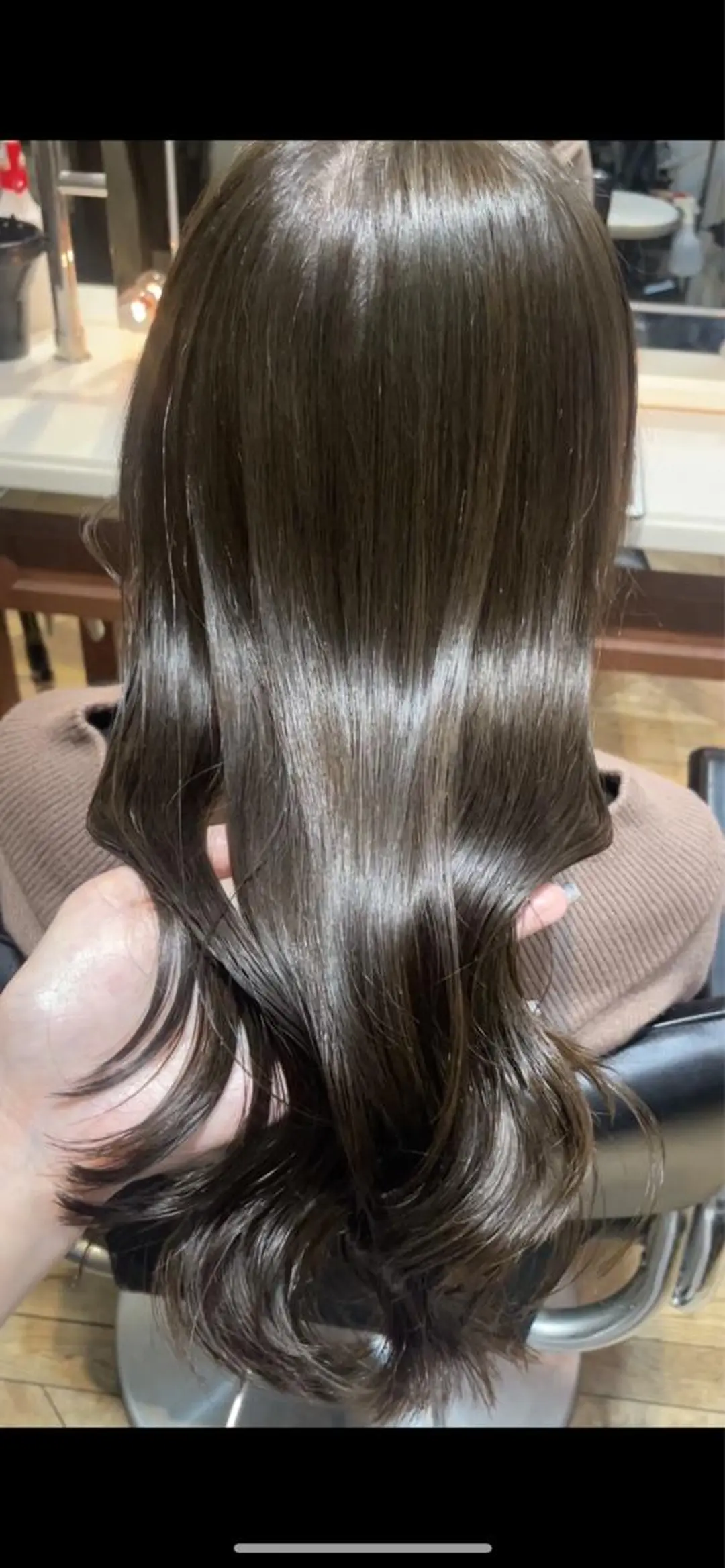 ロング カラー グレージュ カット ヘアカラー トリートメント BEBE所属・ブリーチなし 透明感カラーKANAのヘアスタイル