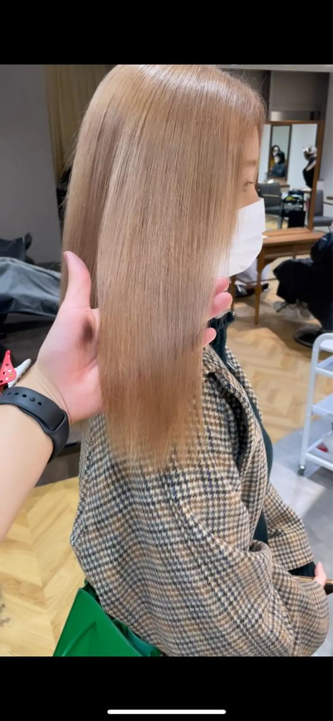 セミロング ミストバング ボブ ハイライト レイヤーカット トリートメント ViVIE所属・VIVIE天神 ブリーチのヘアスタイル