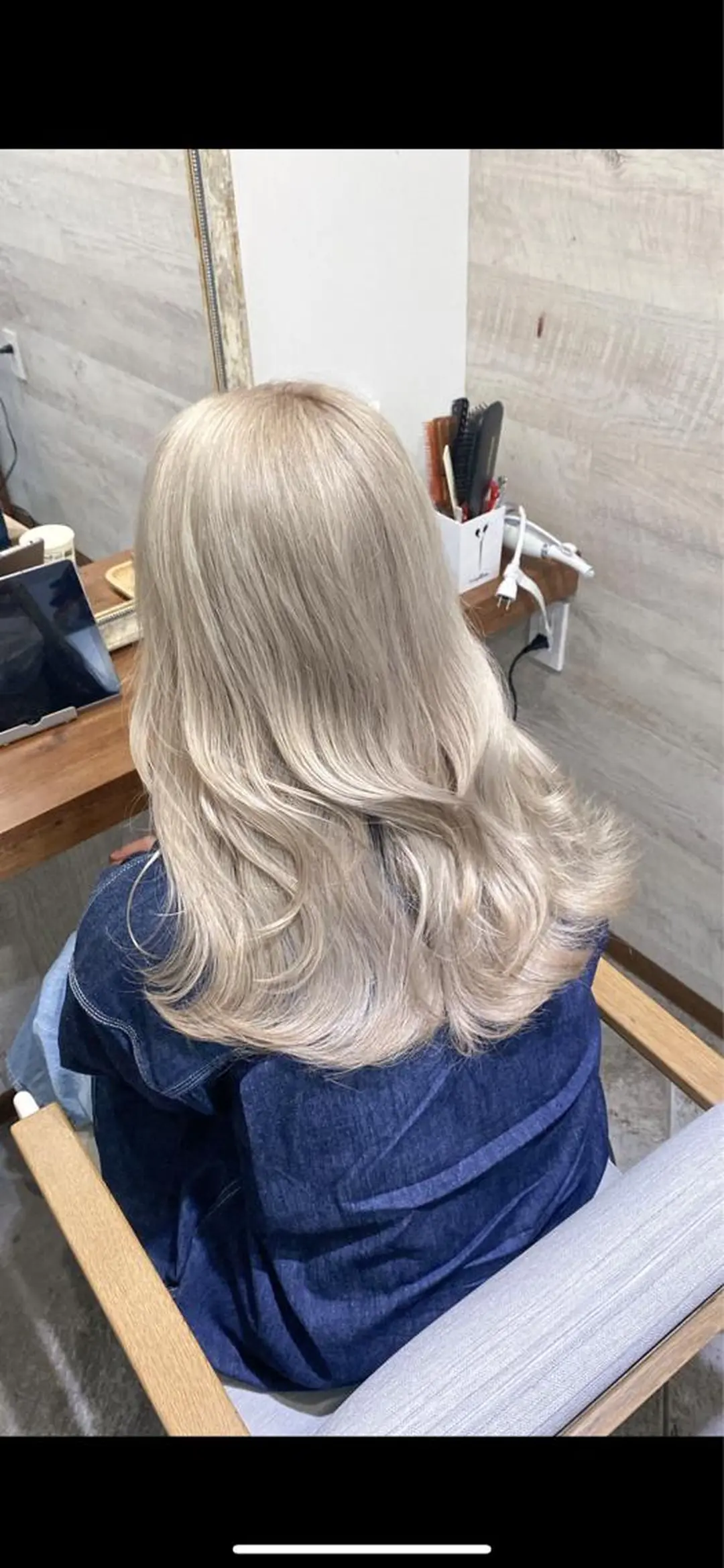 セミロング カラー THESALONS所属・🤍ブリーチカラー /寄田龍樹🤍のヘアスタイル