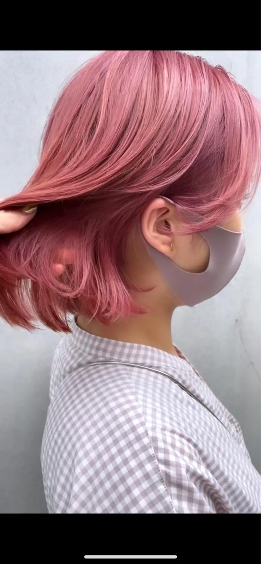 ミディアム カラー ブリーチ ピンクカラー ヘアカラー トリートメント chama レイヤーカットのヘアスタイル