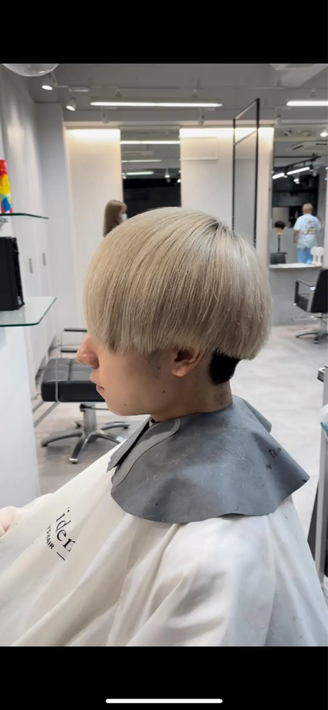 ショート カラー メンズ メンズハイトーン マッシュ ハイトーンカラー 飯塚 想のヘアスタイル